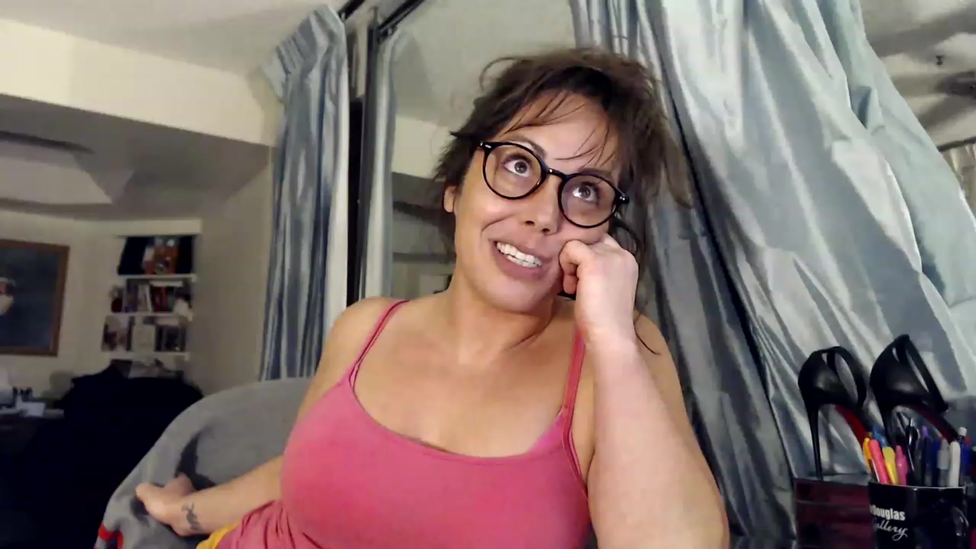 Gallery image thumbnail from TemptinDesire's myfreecams stream on, 01/16/2023, 14:39 image 14 of 20