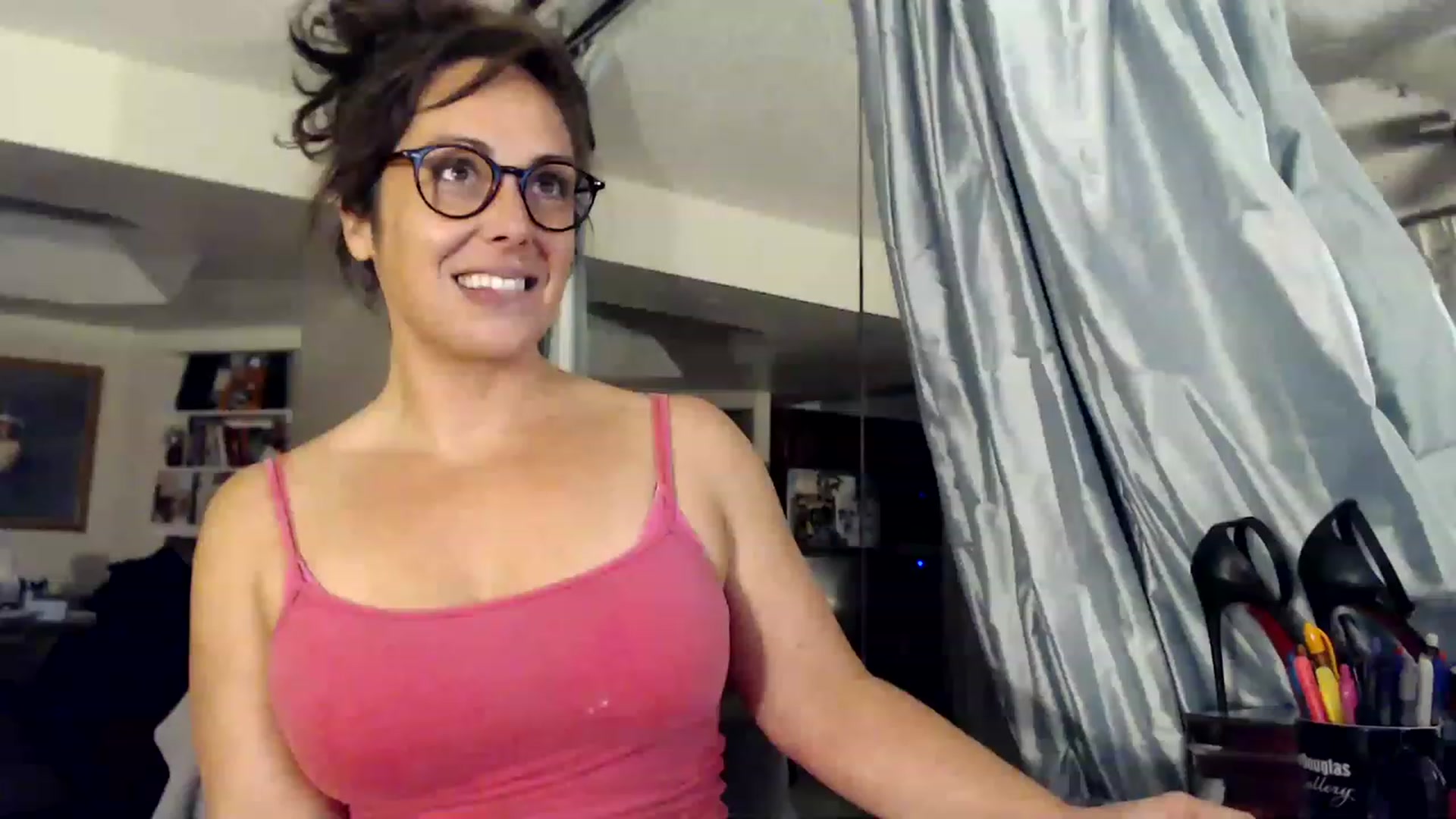Gallery image thumbnail from TemptinDesire's myfreecams stream on, 01/16/2023, 15:06 image 9 of 20