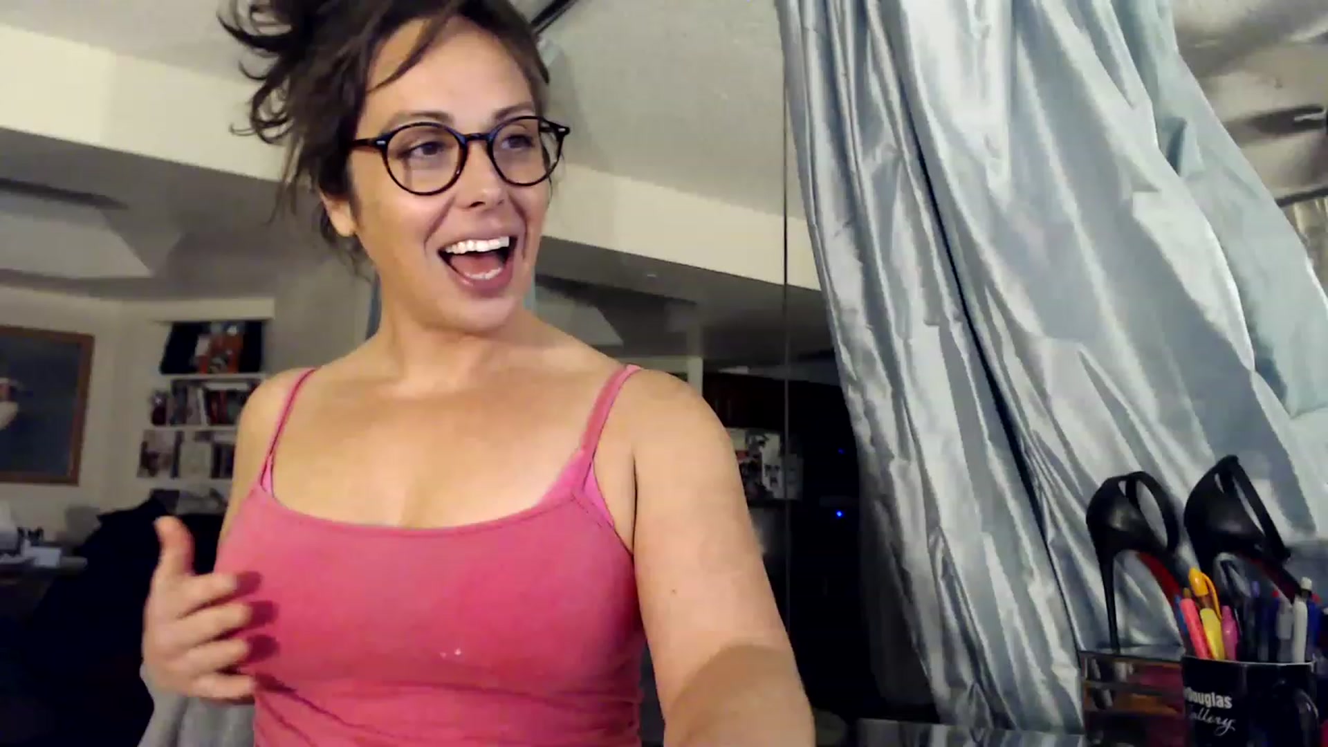 Gallery image thumbnail from TemptinDesire's myfreecams stream on, 01/16/2023, 15:06 image 7 of 20