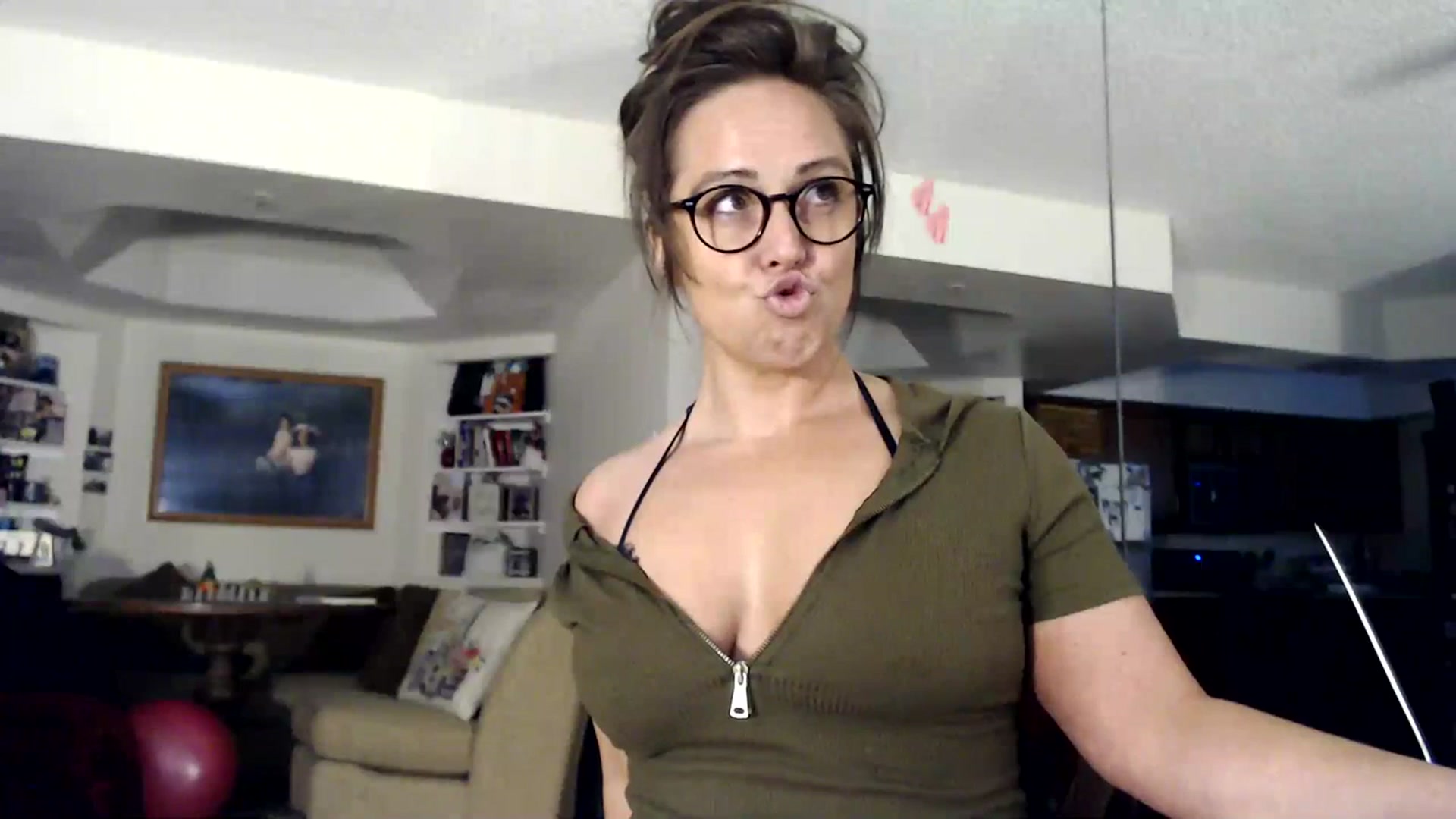 Gallery image thumbnail from TemptinDesire's myfreecams stream on, 06/12/2023, 13:01 image 18 of 20