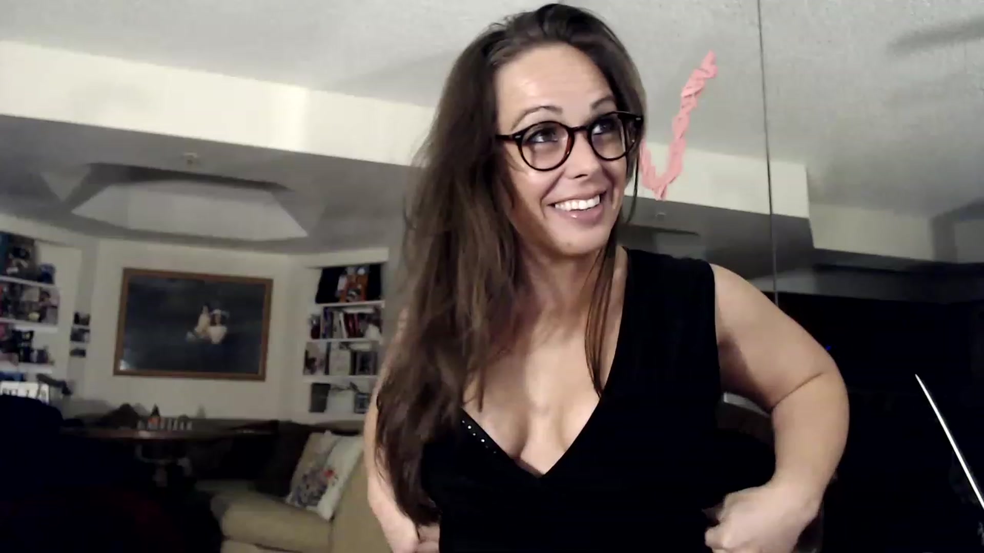 Gallery image thumbnail from TemptinDesire's myfreecams stream on, 06/19/2023, 11:34 image 4 of 20