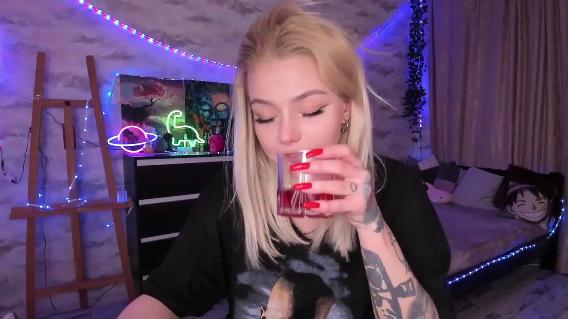 Gallery image thumbnail from TemptingSiren's myfreecams stream on, 01/15/2024, 03:45 image 15 of 20