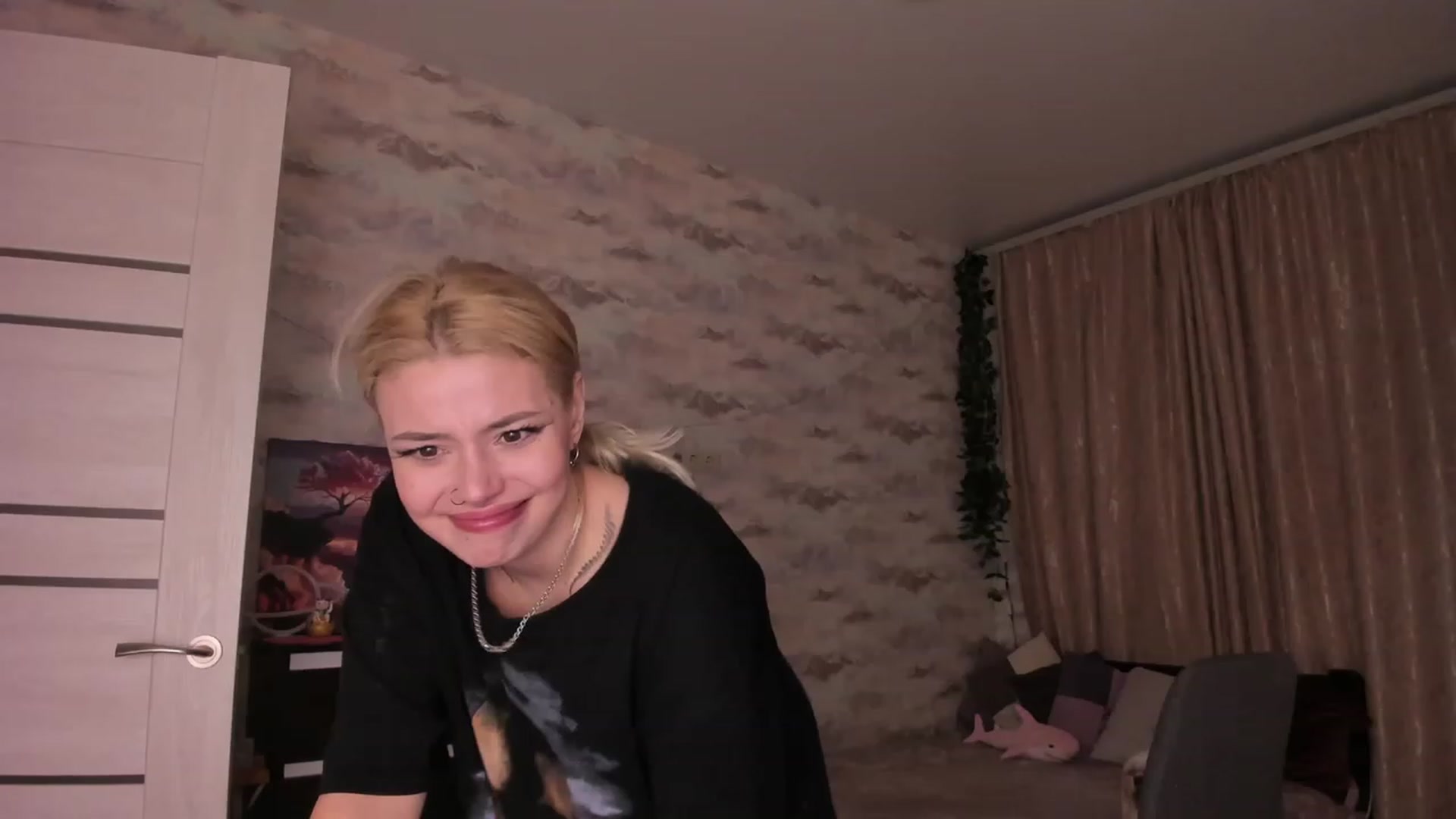 Gallery image thumbnail from TemptingSiren's myfreecams stream on, 01/20/2024, 07:40 image 15 of 20
