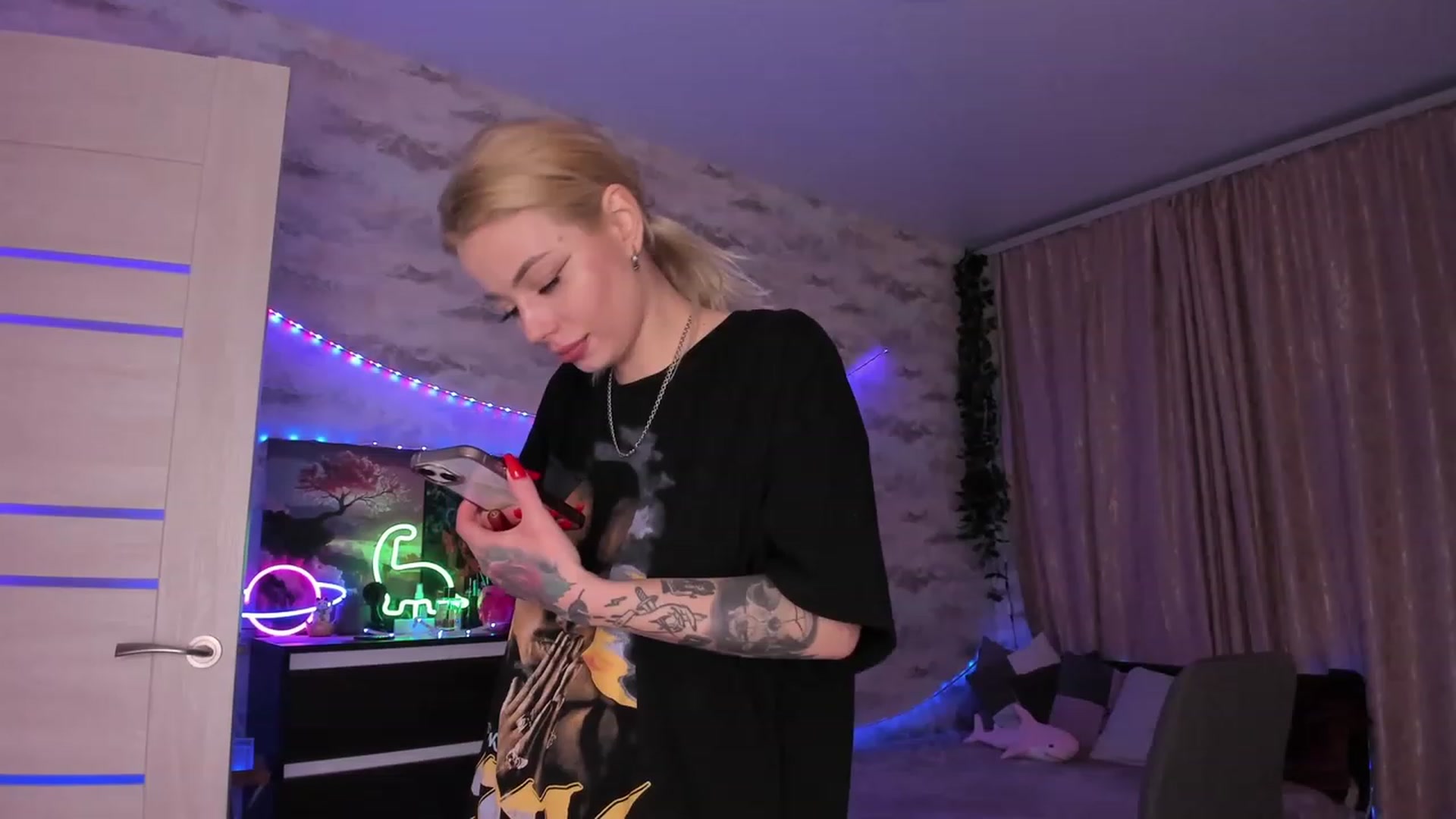 Gallery image thumbnail from TemptingSiren's myfreecams stream on, 01/20/2024, 07:40 image 12 of 20