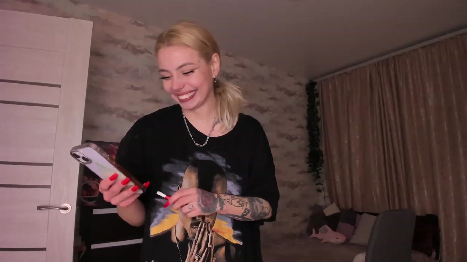 Gallery image thumbnail from TemptingSiren's myfreecams stream on, 01/20/2024, 07:40 image 16 of 20