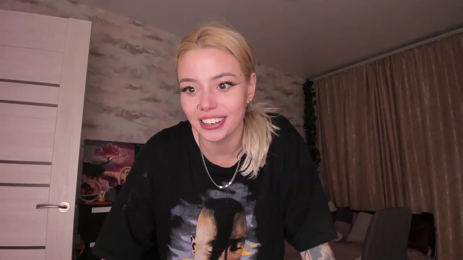 Gallery image thumbnail from TemptingSiren's myfreecams stream on, 01/20/2024, 07:40 image 18 of 20