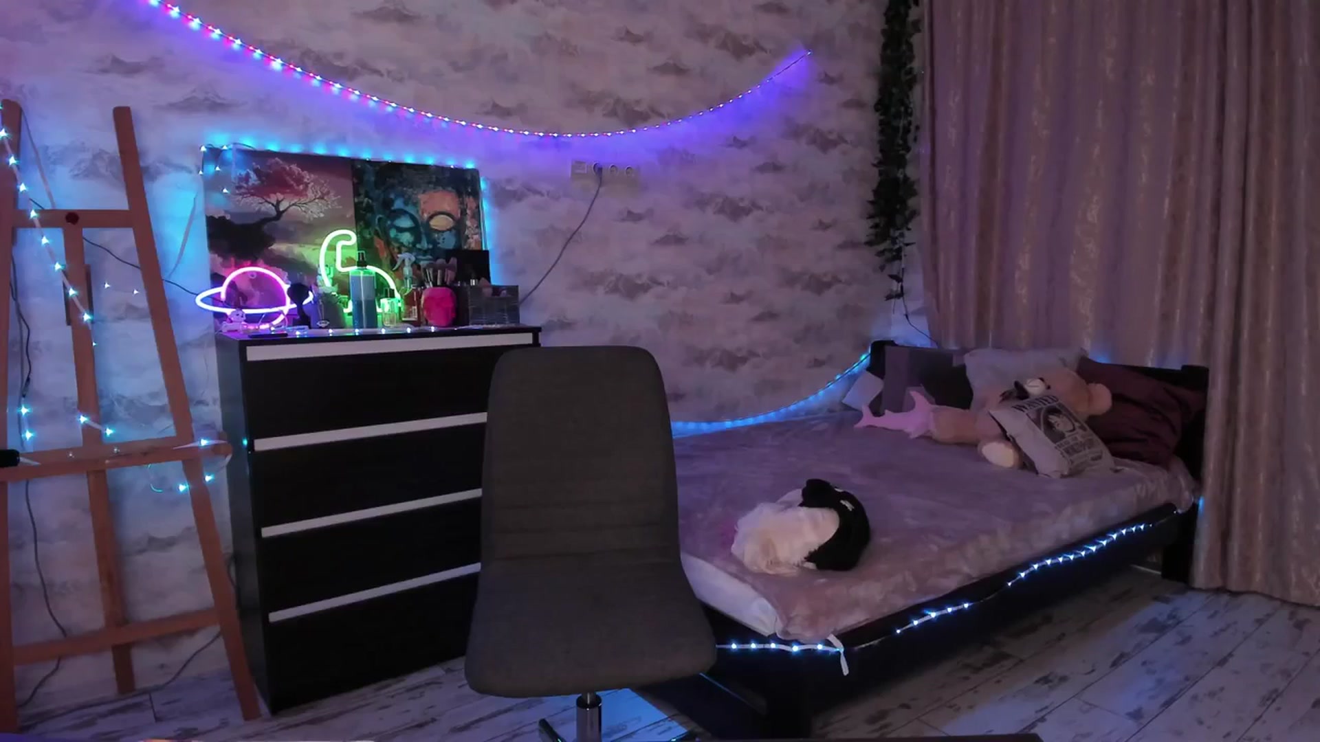 Gallery image thumbnail from TemptingSiren's myfreecams stream on, 03/16/2024, 04:11 image 4 of 20