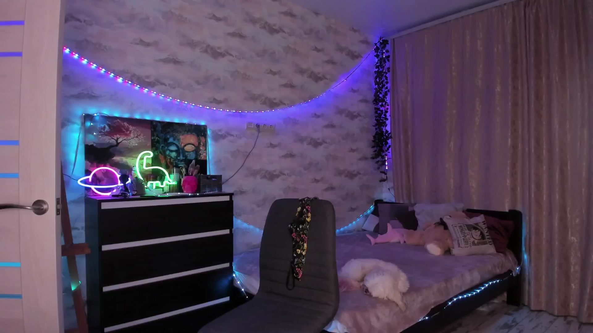 Gallery image thumbnail from TemptingSiren's myfreecams stream on, 04/21/2024, 22:28 image 5 of 20
