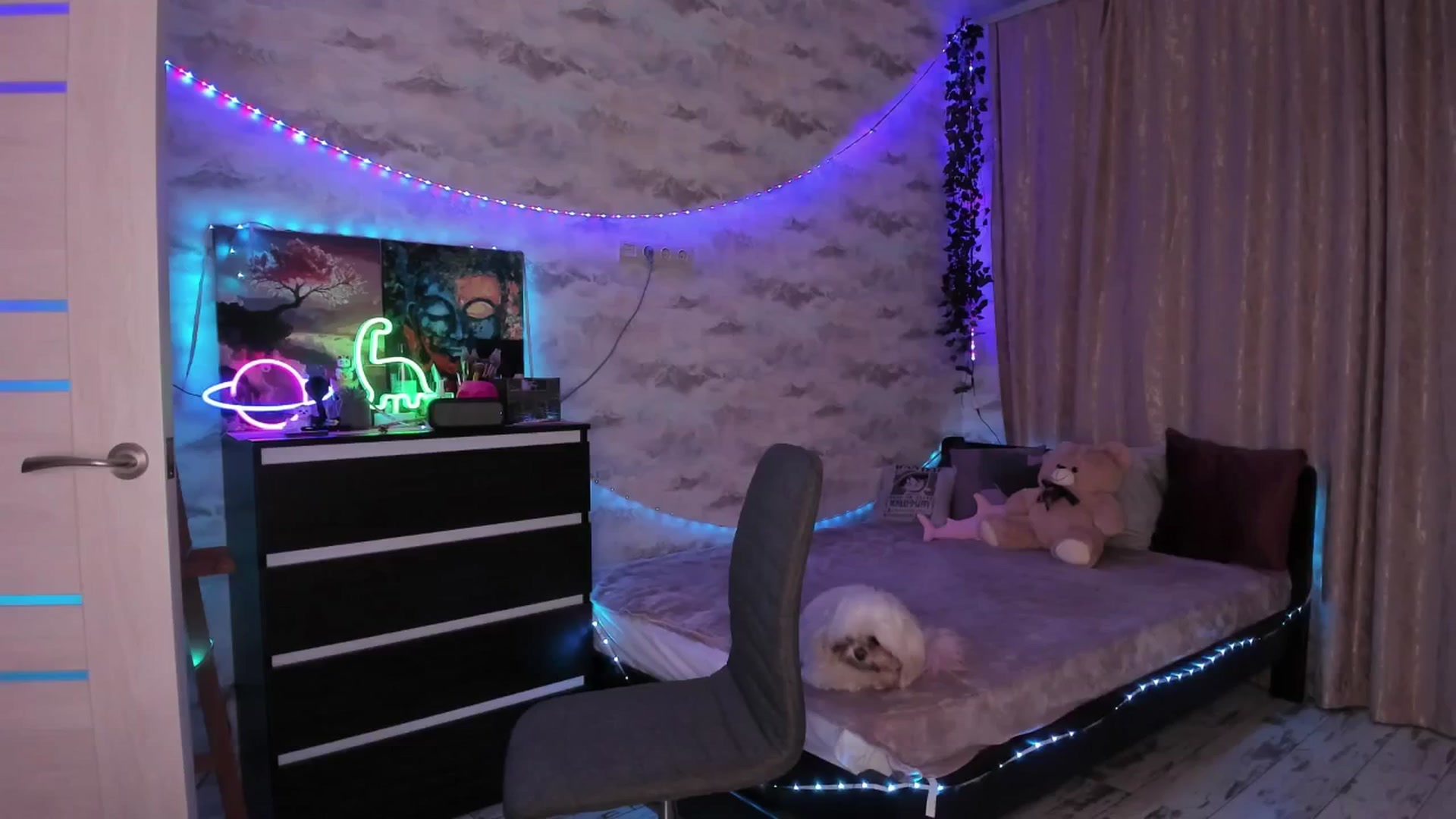 Gallery image thumbnail from TemptingSiren's myfreecams stream on, 05/12/2024, 23:13 image 7 of 20