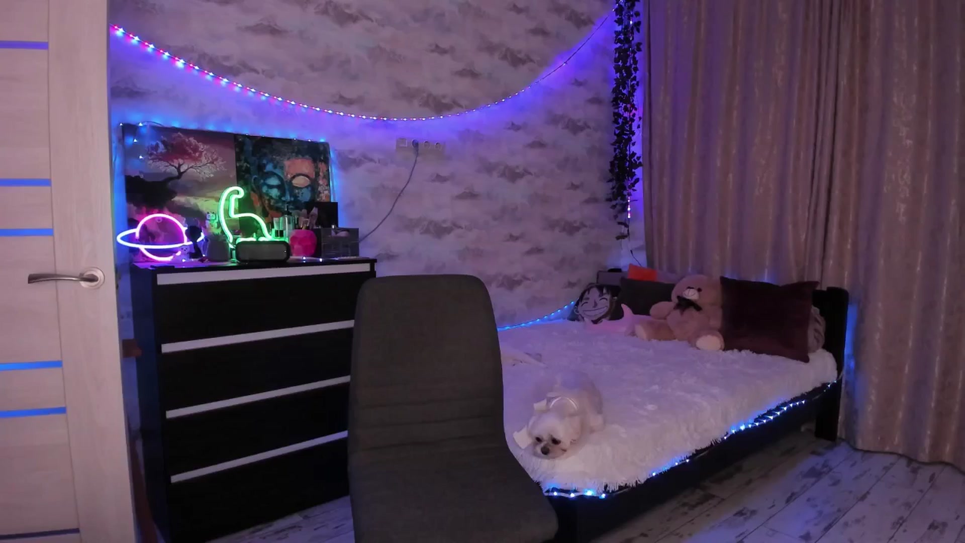 Gallery image thumbnail from TemptingSiren's myfreecams stream on, 05/20/2024, 24:13 image 2 of 20