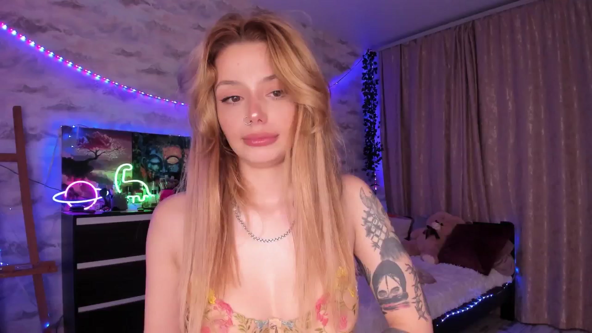 Gallery image thumbnail from TemptingSiren's myfreecams stream on, 06/10/2024, 02:25 image 4 of 20
