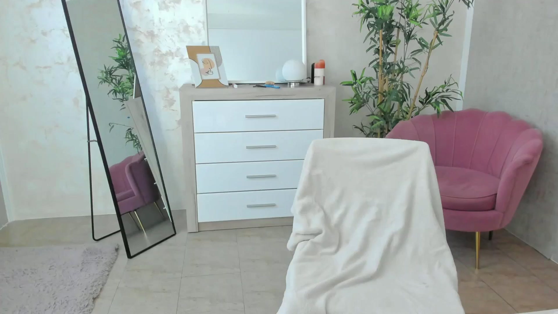 Gallery image thumbnail from TemptingTease's myfreecams stream on, 04/11/2024, 10:51 image 6 of 20