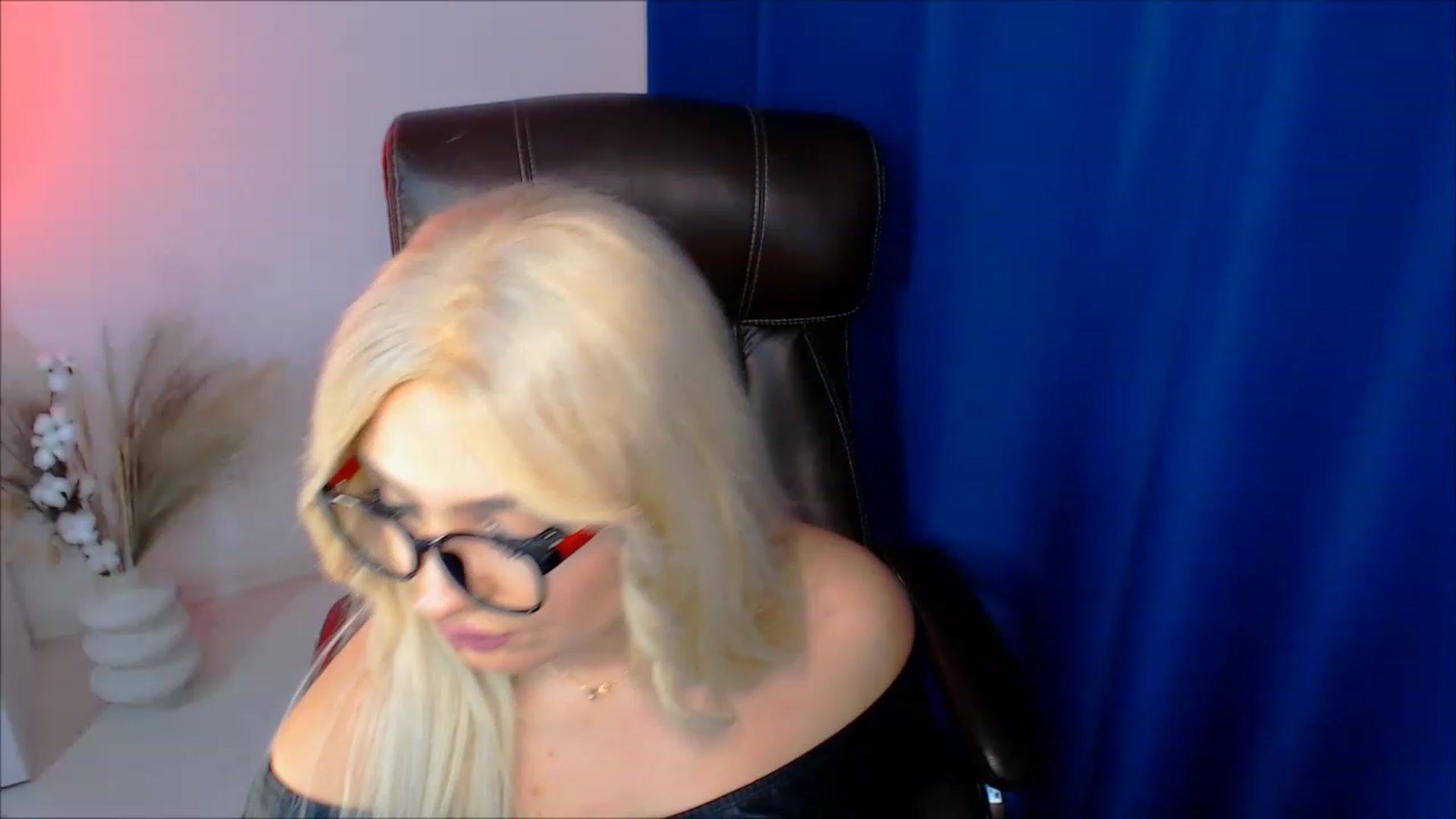 Gallery image thumbnail from TemptressJade's myfreecams stream on, 12/04/2022, 10:48 image 20 of 20