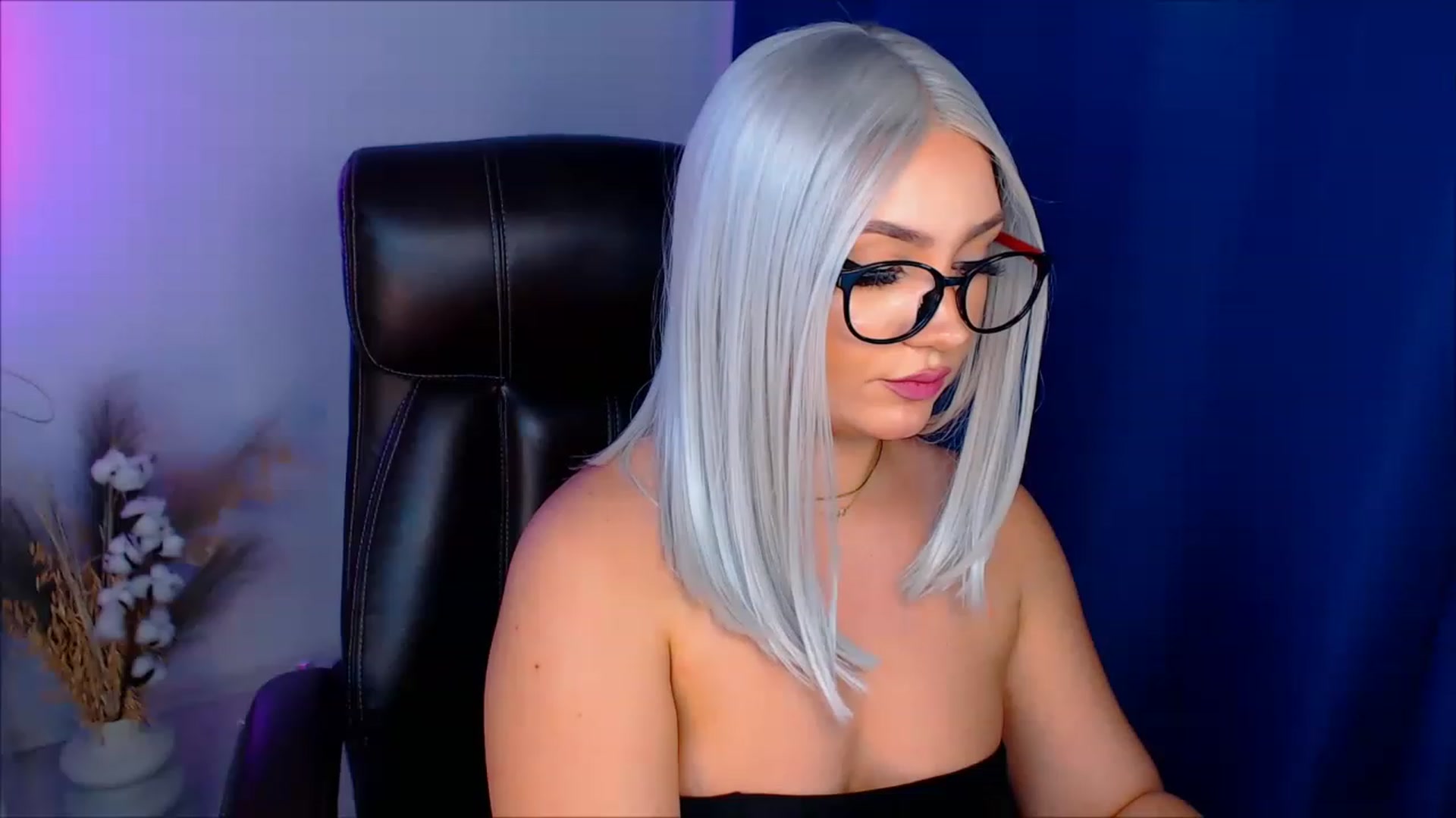 Gallery image thumbnail from TemptressJade's myfreecams stream on, 02/26/2023, 12:27 image 1 of 20