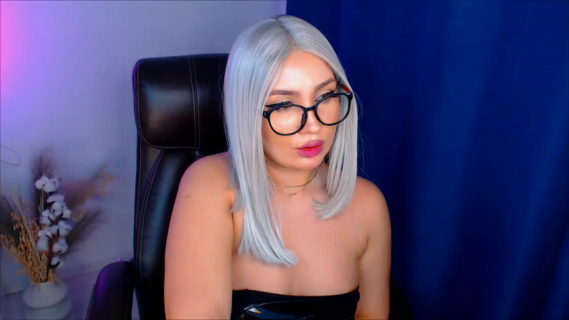 Gallery image thumbnail from TemptressJade's myfreecams stream on, 02/26/2023, 12:27 image 9 of 20