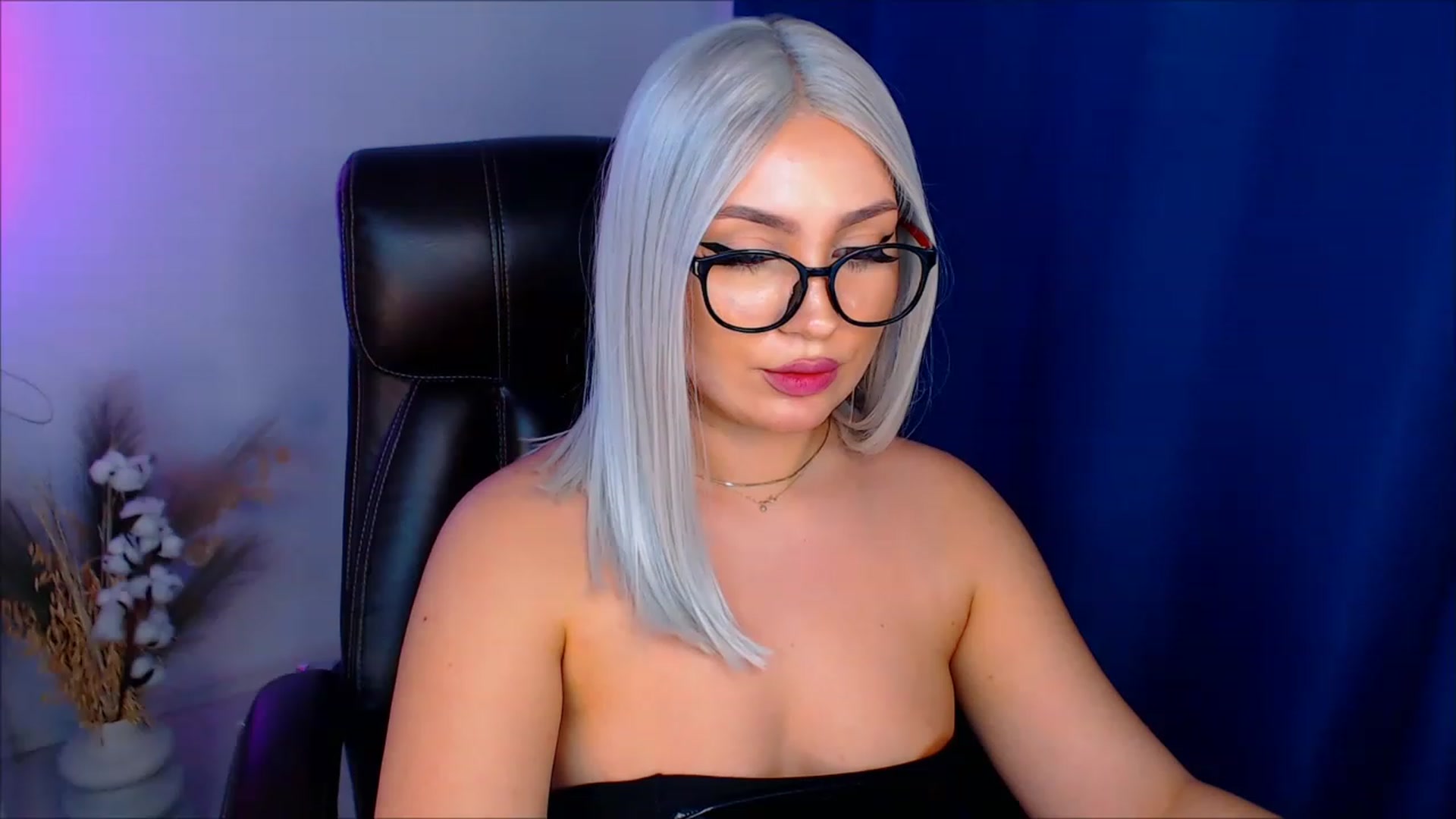 Gallery image thumbnail from TemptressJade's myfreecams stream on, 02/26/2023, 12:27 image 14 of 20