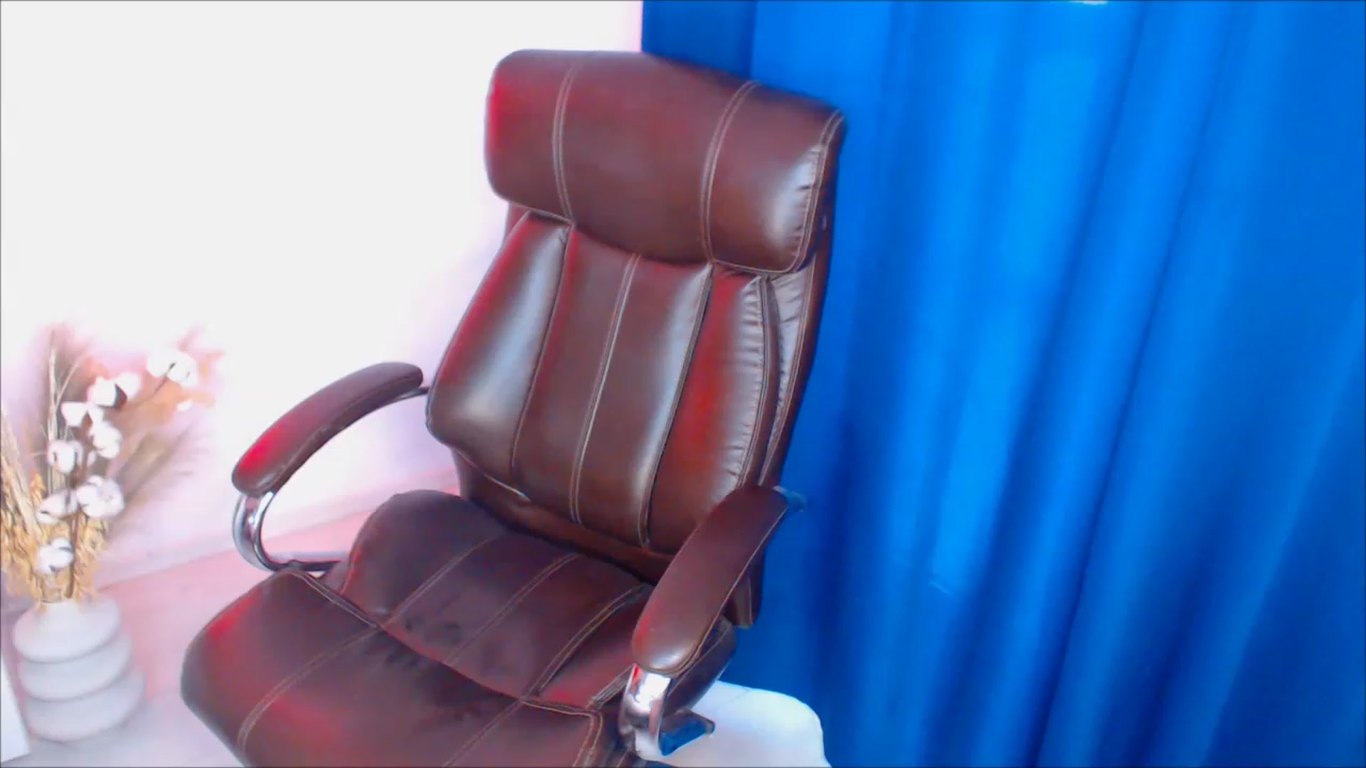 Gallery image thumbnail from TemptressJade's myfreecams stream on, 06/05/2023, 10:57 image 6 of 20