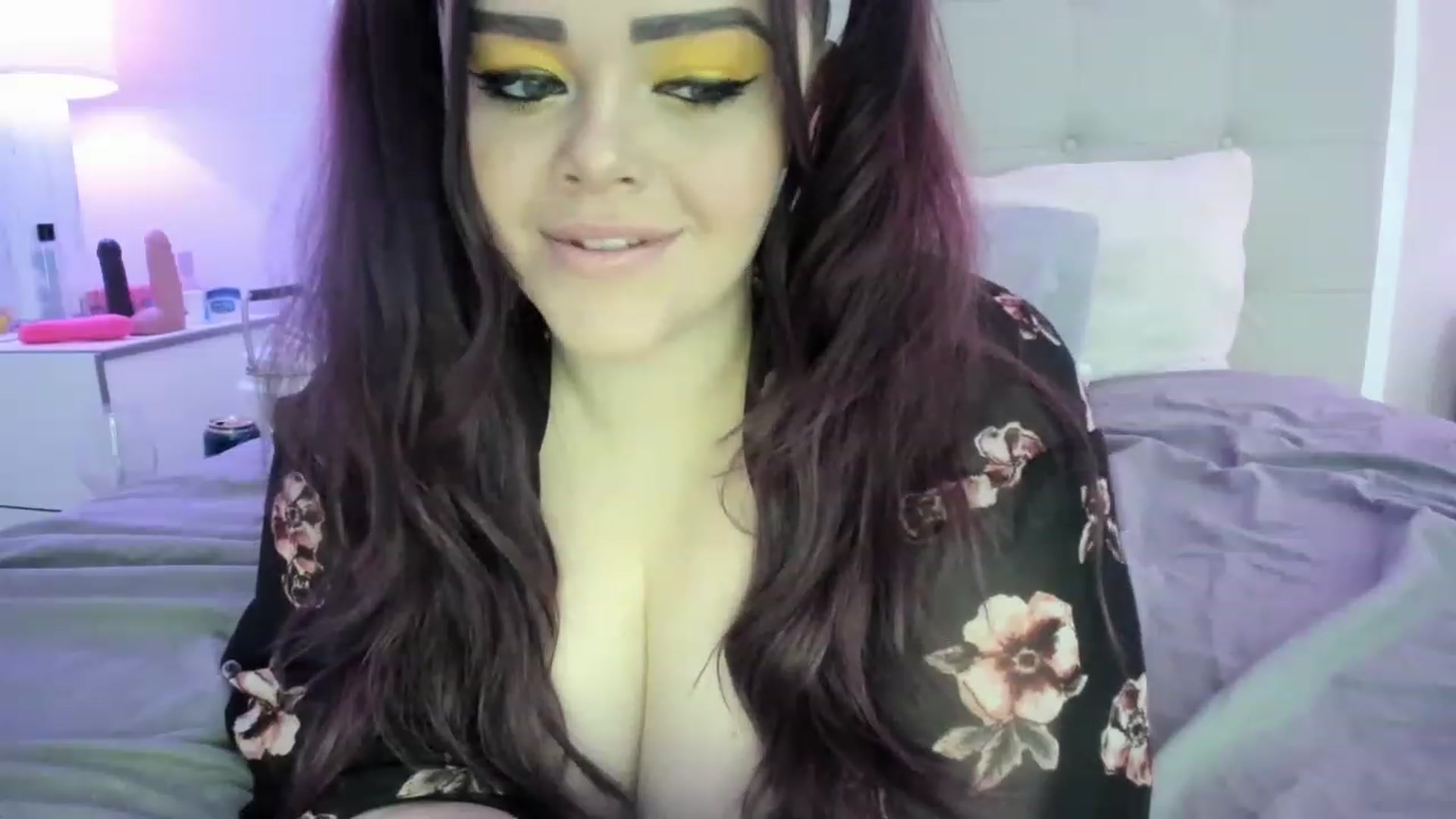 Gallery image thumbnail from TemptressV's myfreecams stream on, 12/05/2022, 01:21 image 19 of 20