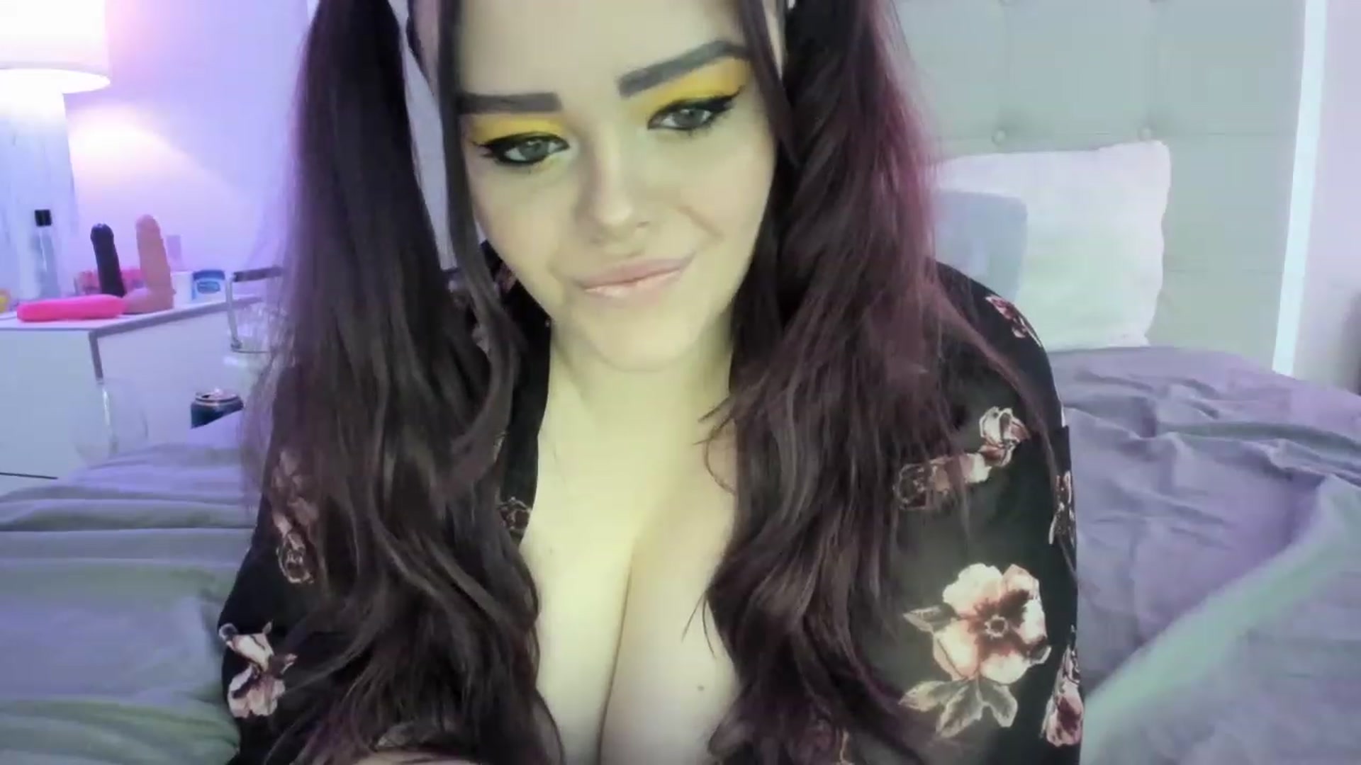 Gallery image thumbnail from TemptressV's myfreecams stream on, 12/05/2022, 01:21 image 20 of 20