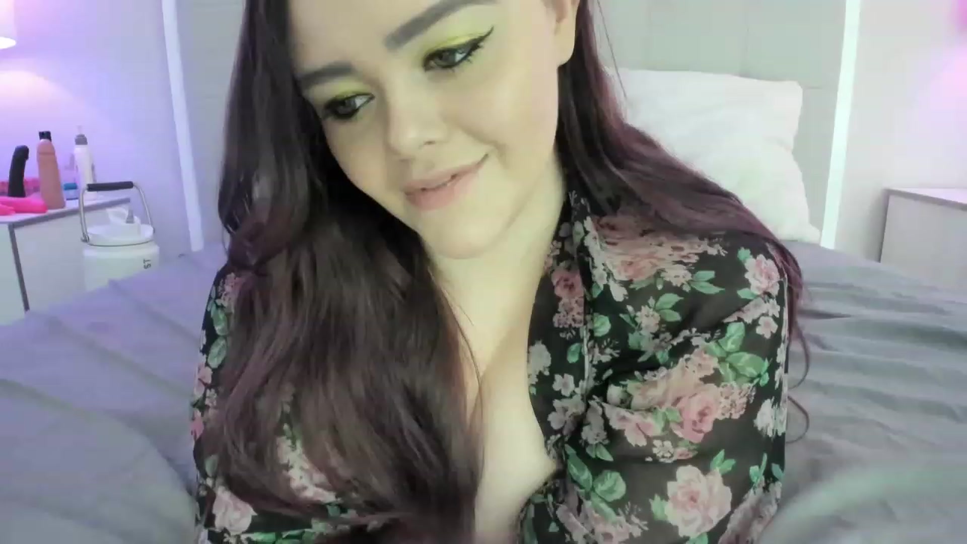 Gallery image thumbnail from TemptressV's myfreecams stream on, 12/12/2022, 07:35 image 13 of 20
