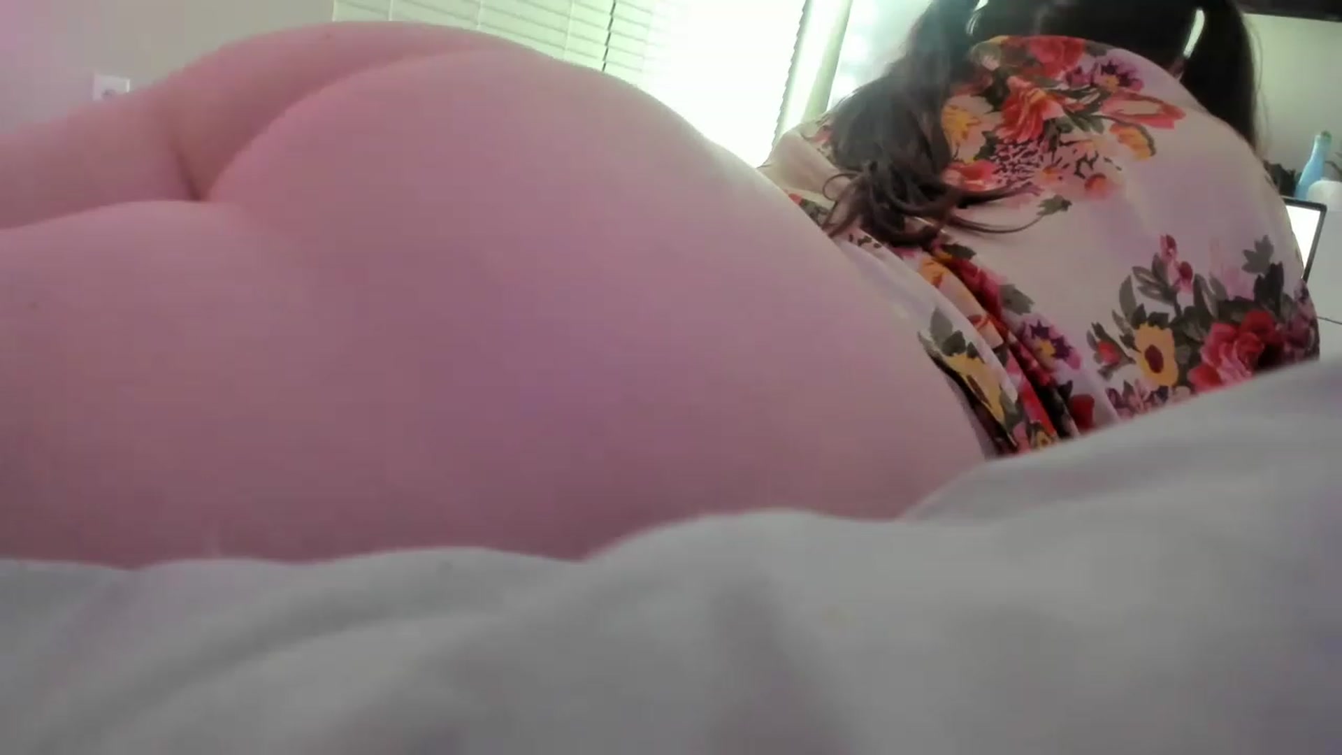 Gallery image thumbnail from TemptressV's myfreecams stream on, 01/06/2023, 07:24 image 13 of 20