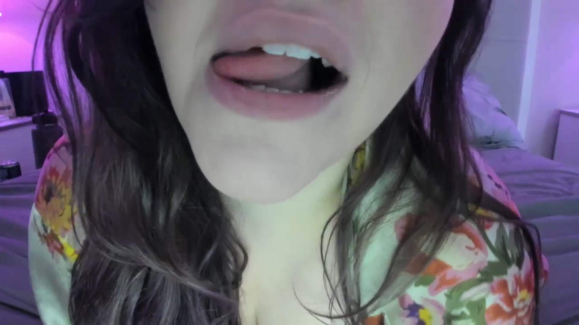 Gallery image thumbnail from TemptressV's myfreecams stream on, 07/13/2023, 01:50 image 12 of 20