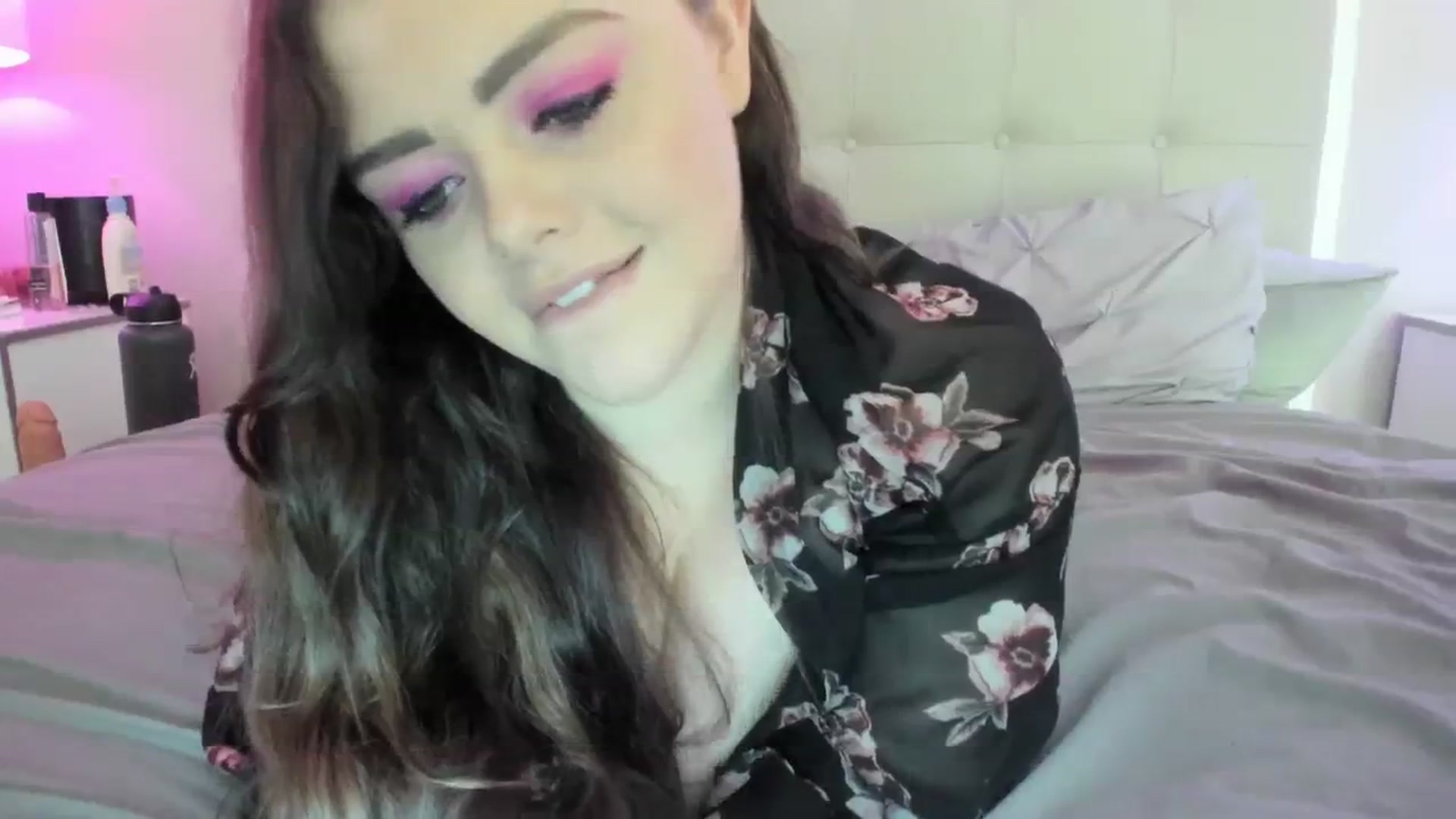 Gallery image thumbnail from TemptressV's myfreecams stream on, 08/06/2023, 07:08 image 19 of 20