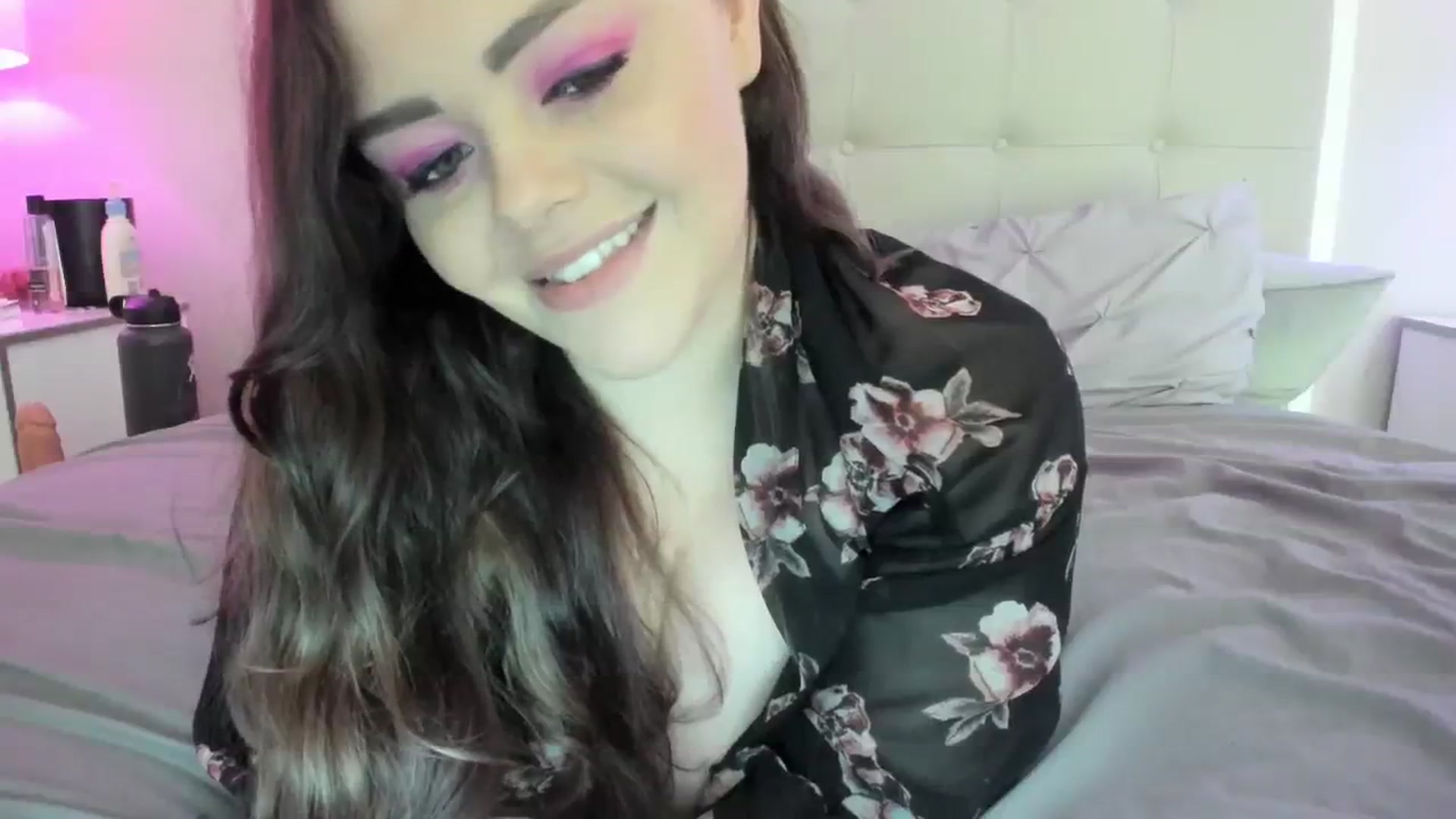 Gallery image thumbnail from TemptressV's myfreecams stream on, 08/06/2023, 07:08 image 20 of 20