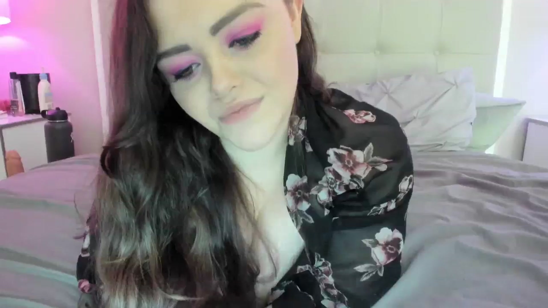 Gallery image thumbnail from TemptressV's myfreecams stream on, 08/06/2023, 07:08 image 16 of 20