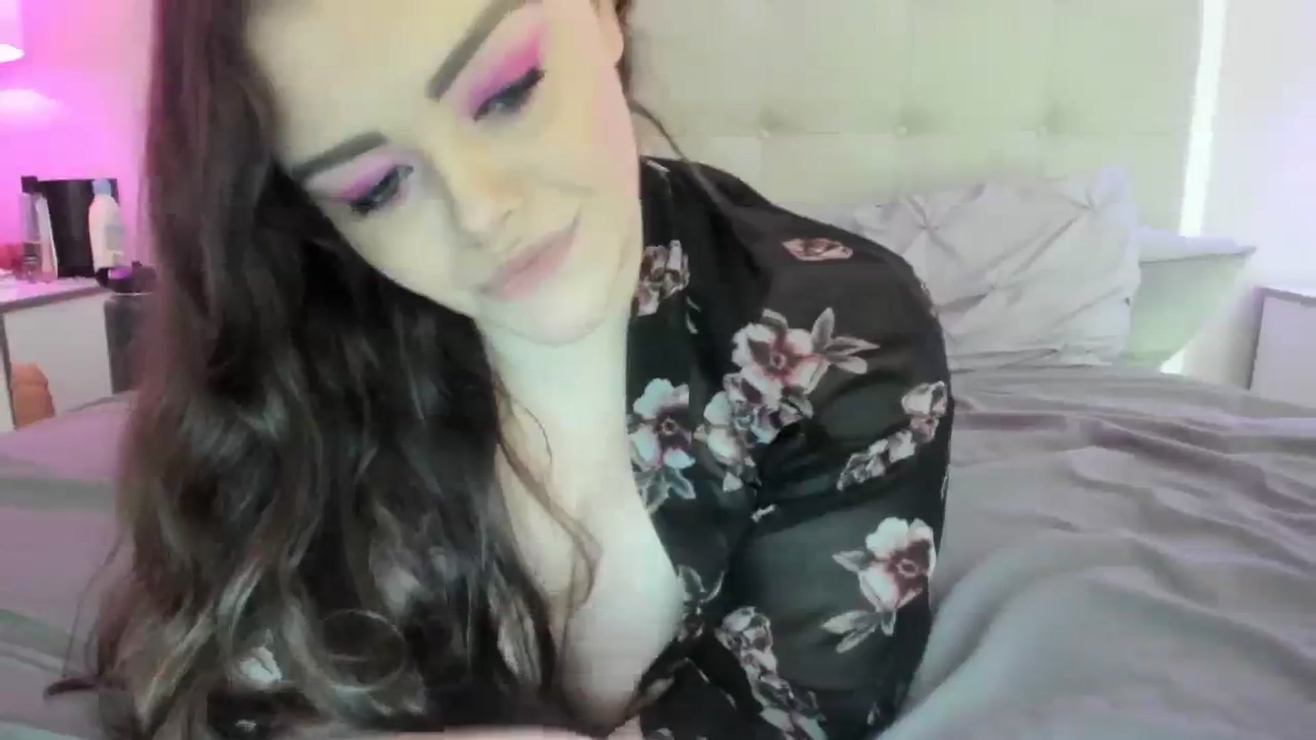 Gallery image thumbnail from TemptressV's myfreecams stream on, 08/06/2023, 07:08 image 5 of 20