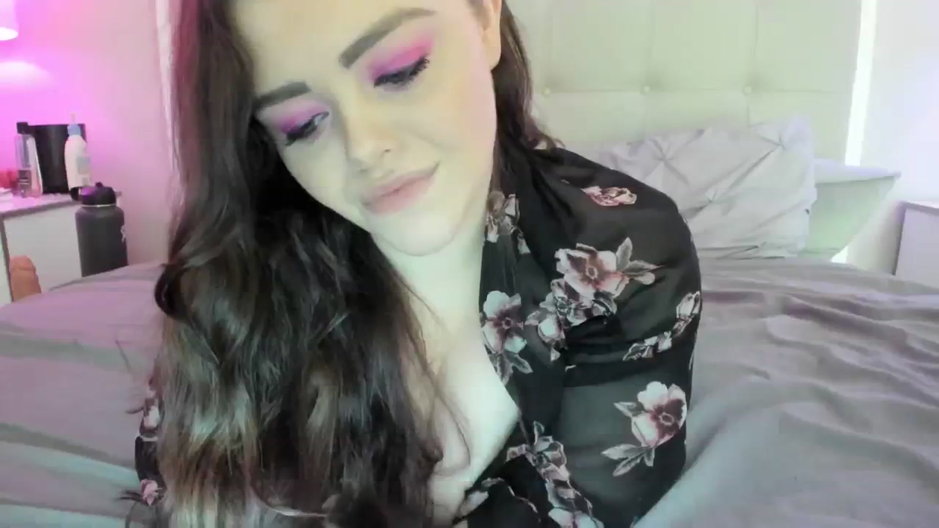 Gallery image thumbnail from TemptressV's myfreecams stream on, 08/06/2023, 07:08 image 13 of 20