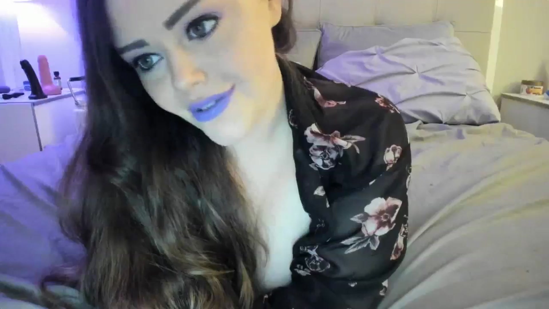 Gallery image thumbnail from TemptressV's myfreecams stream on, 11/26/2023, 08:50 image 12 of 20