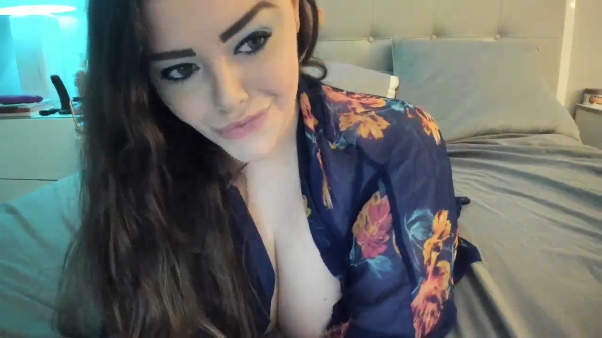 Gallery image thumbnail from TemptressV's myfreecams stream on, 01/08/2024, 03:52 image 20 of 20