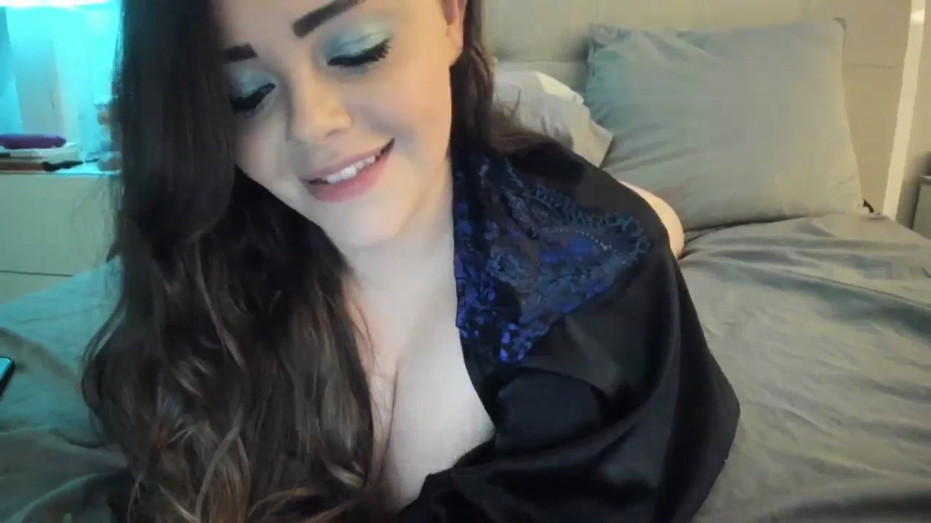 Gallery image thumbnail from TemptressV's myfreecams stream on, 01/10/2024, 08:20 image 20 of 20