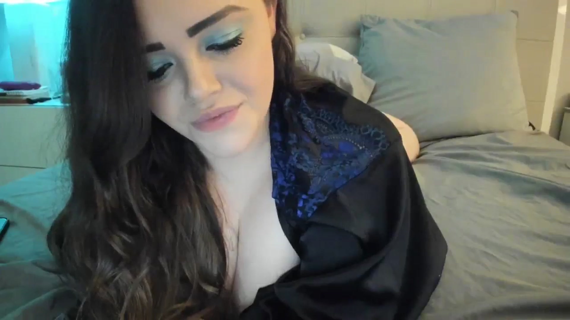 Gallery image thumbnail from TemptressV's myfreecams stream on, 01/10/2024, 08:20 image 19 of 20