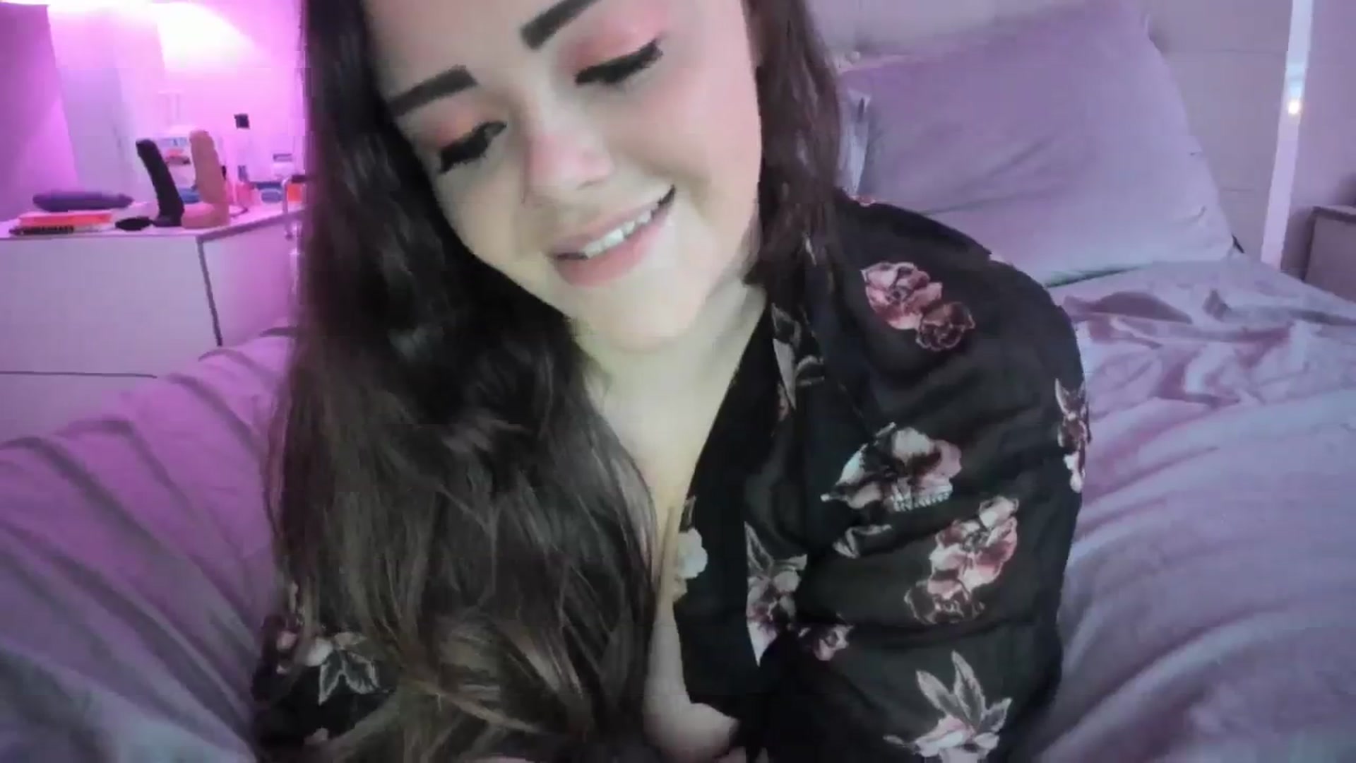 Gallery image thumbnail from TemptressV's myfreecams stream on, 01/16/2024, 21:49 image 18 of 20