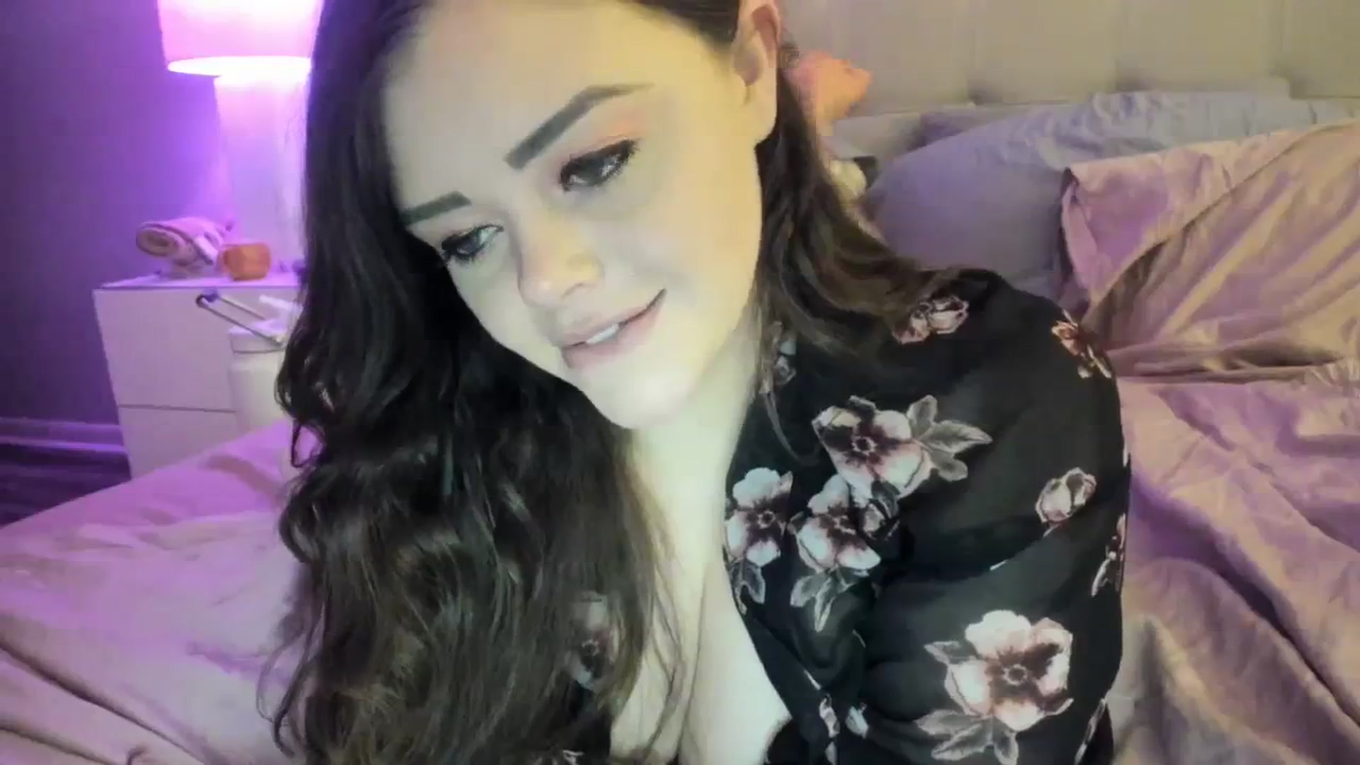 Gallery image thumbnail from TemptressV's myfreecams stream on, 03/31/2024, 08:27 image 16 of 20