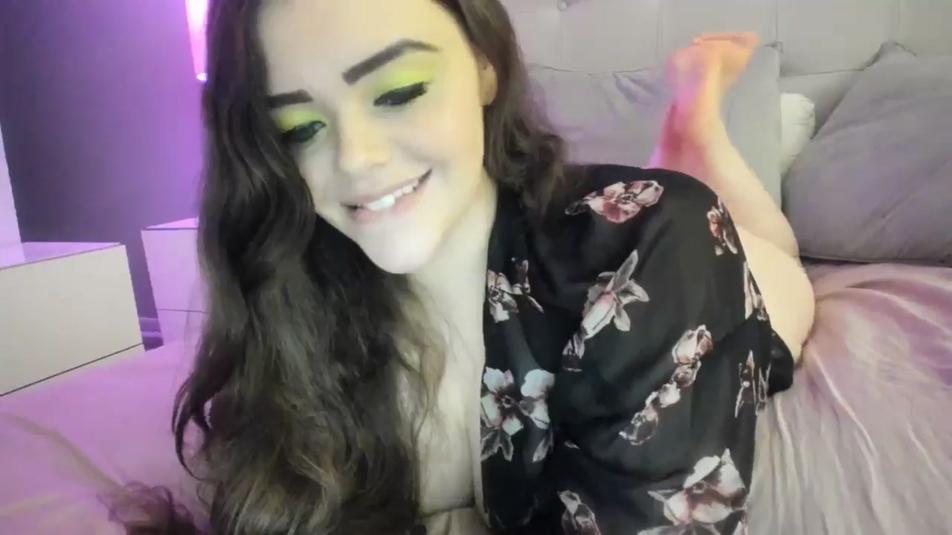 Gallery image thumbnail from TemptressV's myfreecams stream on, 08/01/2024, 22:31 image 12 of 20