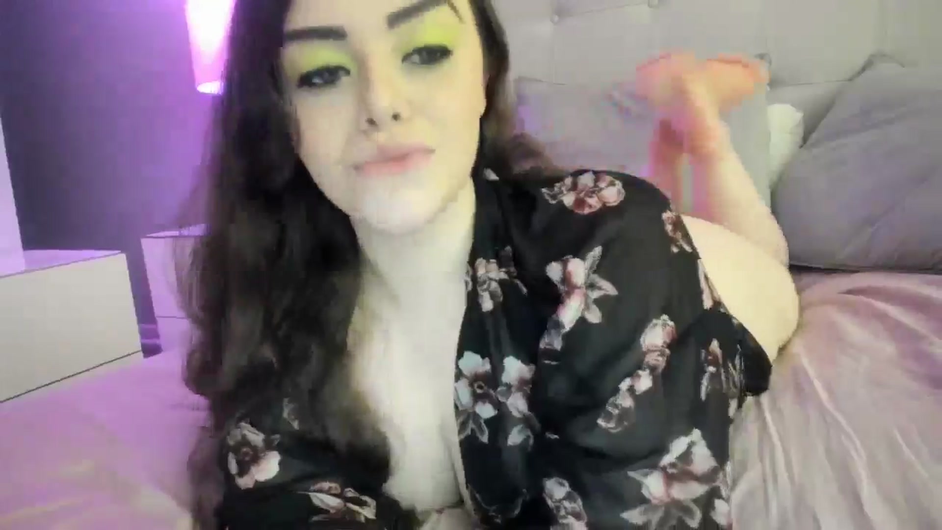 Gallery image thumbnail from TemptressV's myfreecams stream on, 08/01/2024, 22:31 image 9 of 20