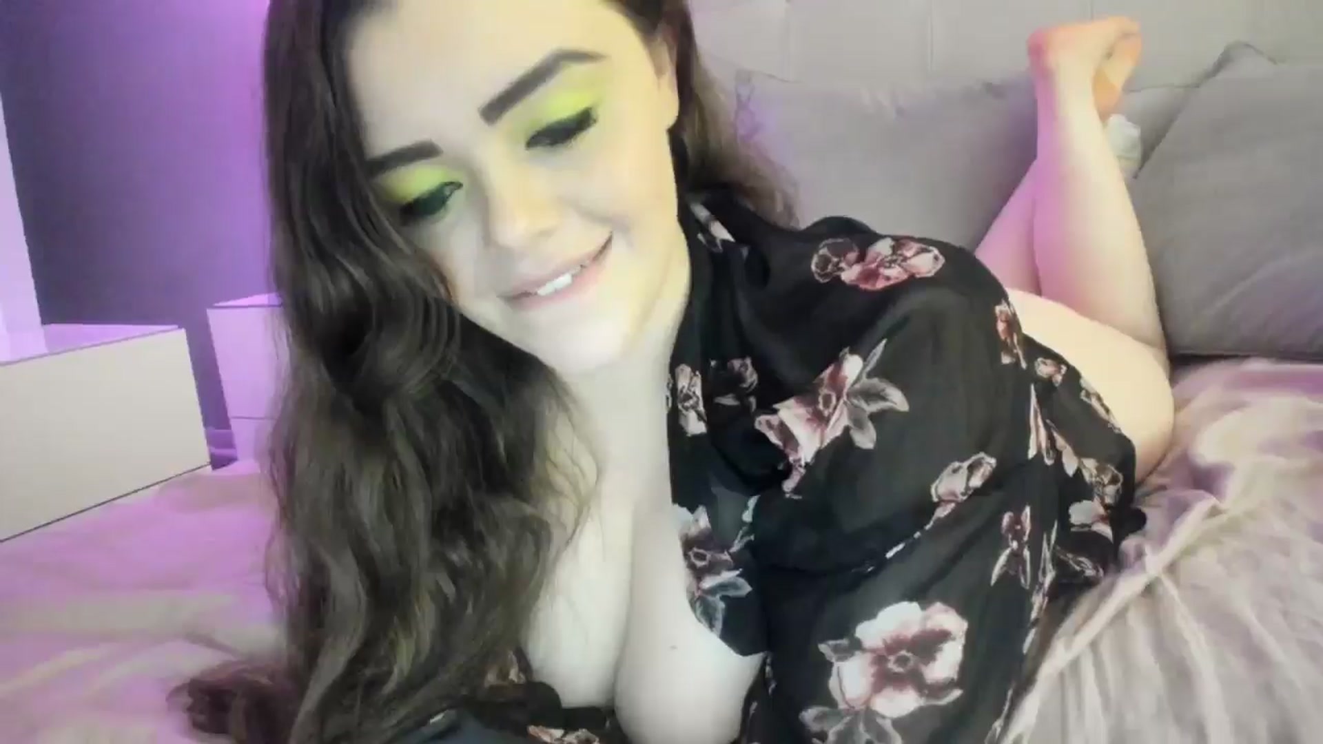 Gallery image thumbnail from TemptressV's myfreecams stream on, 08/01/2024, 22:31 image 6 of 20