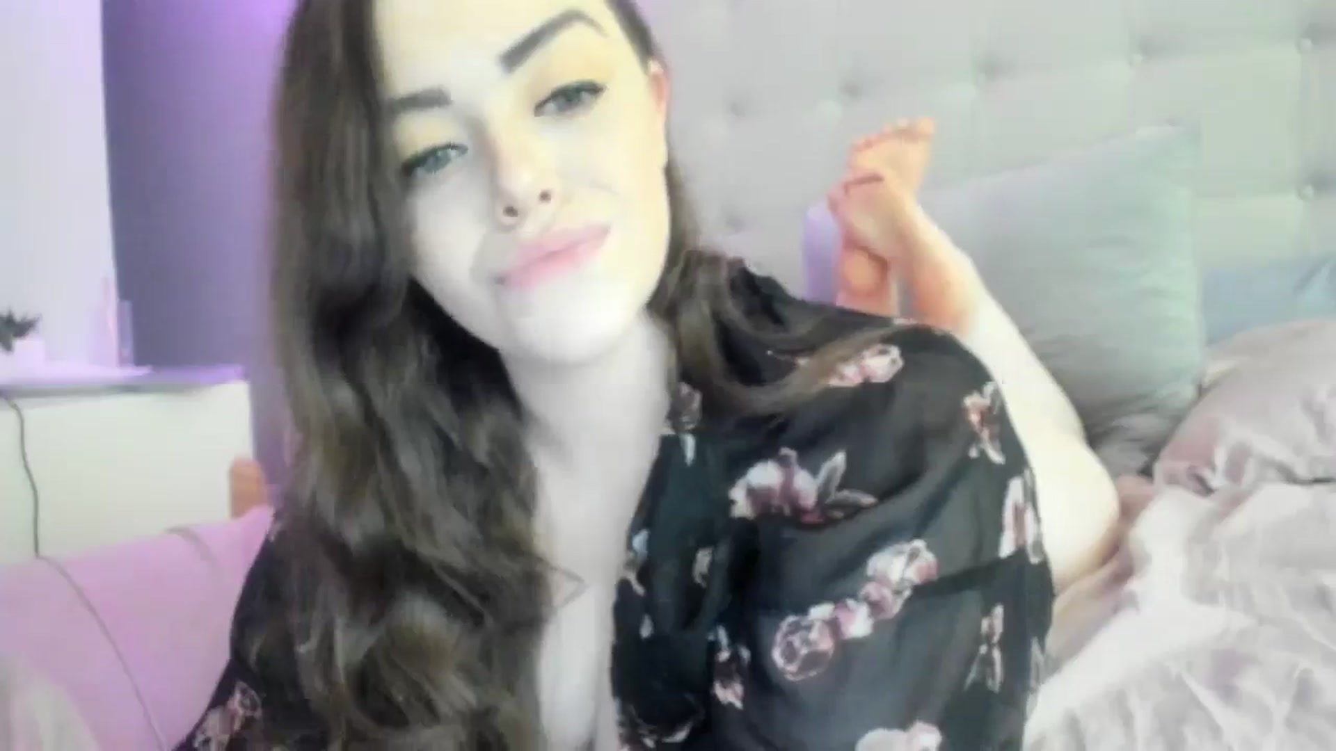 Gallery image thumbnail from TemptressV's myfreecams stream on, 08/11/2024, 19:27 image 15 of 20
