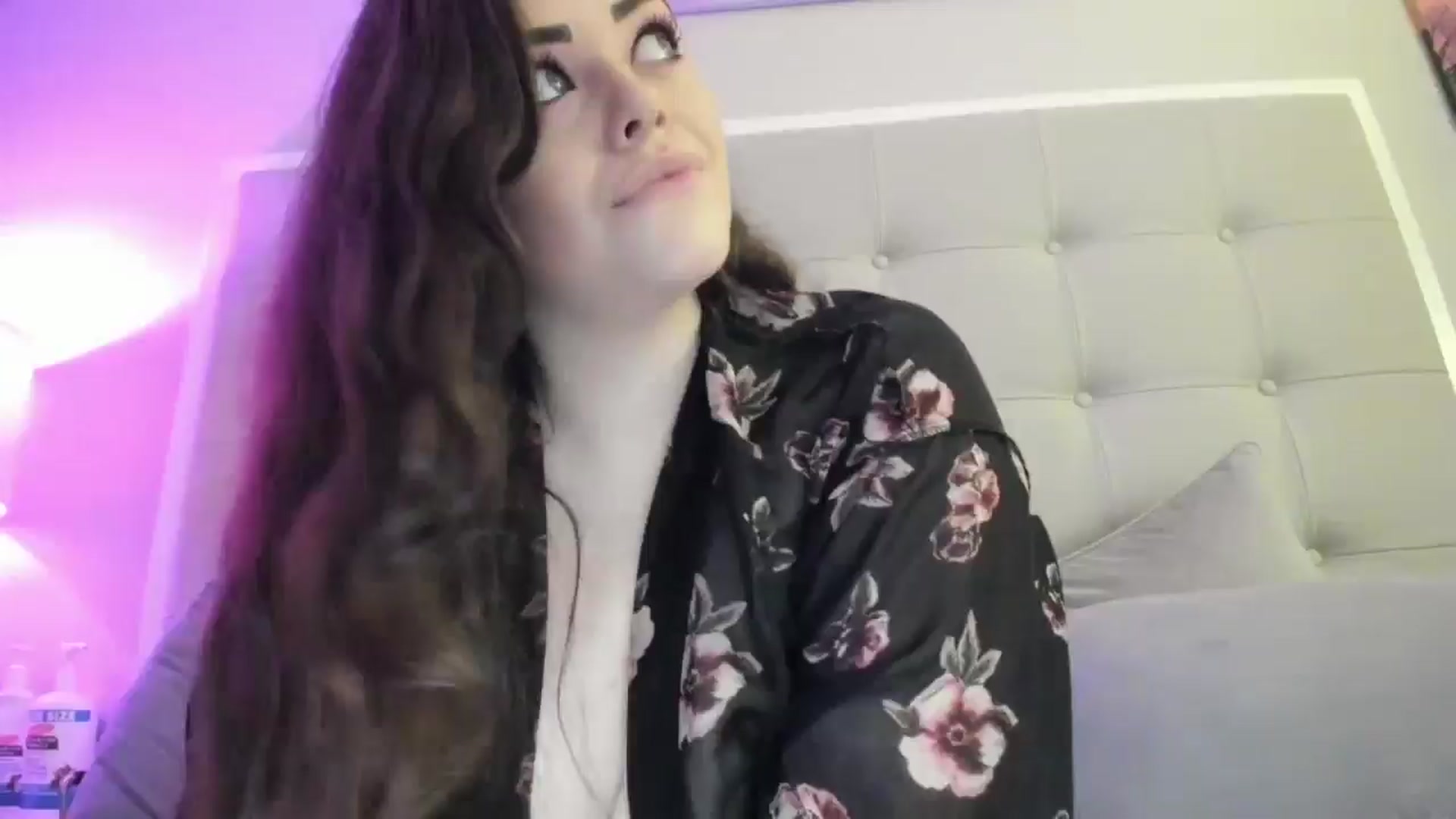 Gallery image thumbnail from TemptressV's myfreecams stream on, 08/22/2024, 23:41 image 5 of 20
