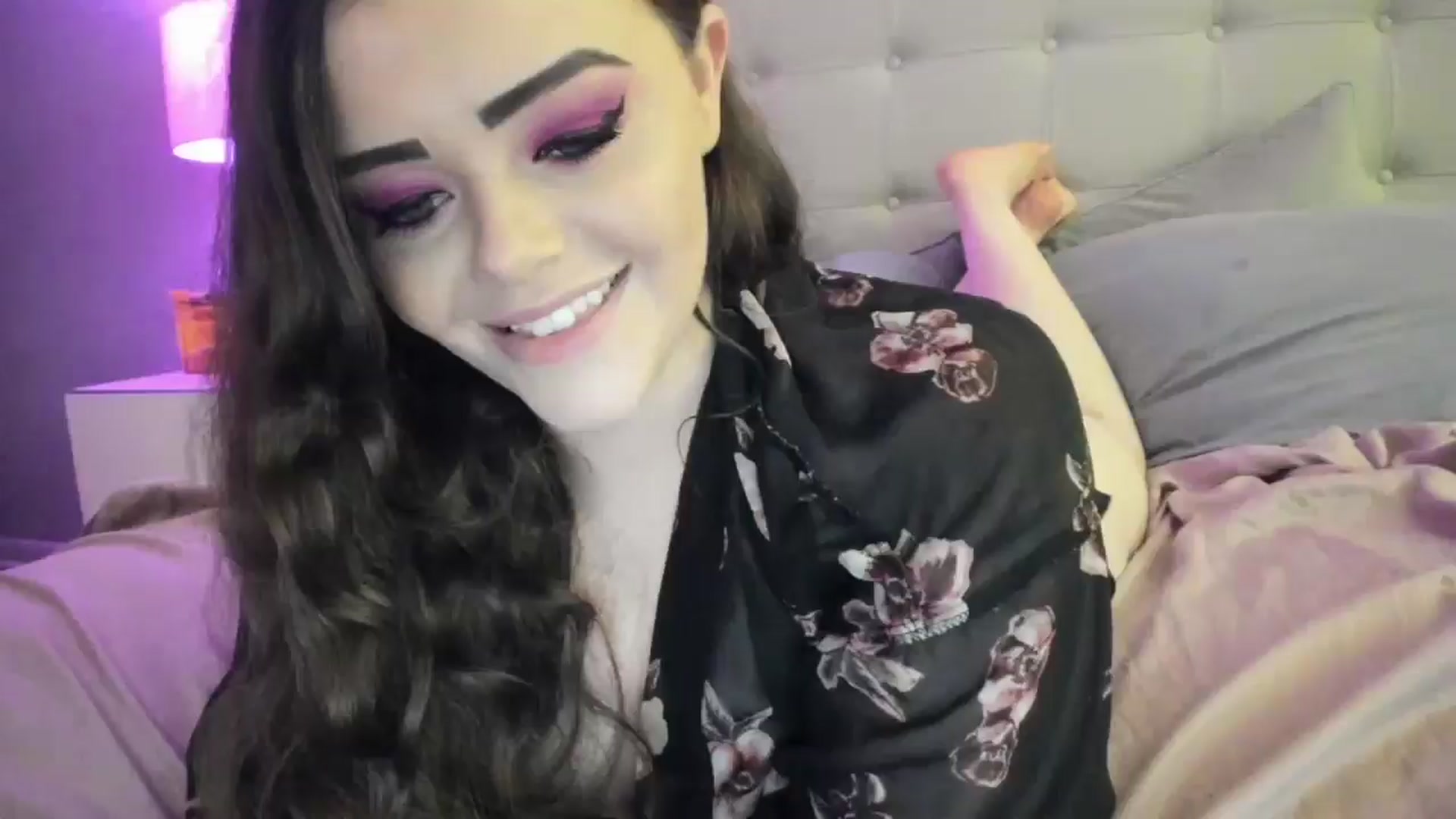 Gallery image thumbnail from TemptressV's myfreecams stream on, 08/22/2024, 23:41 image 8 of 20