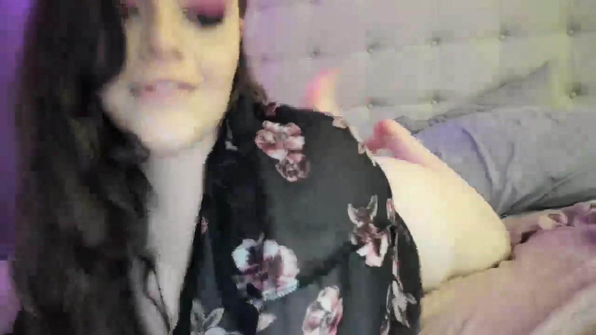 Gallery image thumbnail from TemptressV's myfreecams stream on, 08/22/2024, 23:41 image 7 of 20