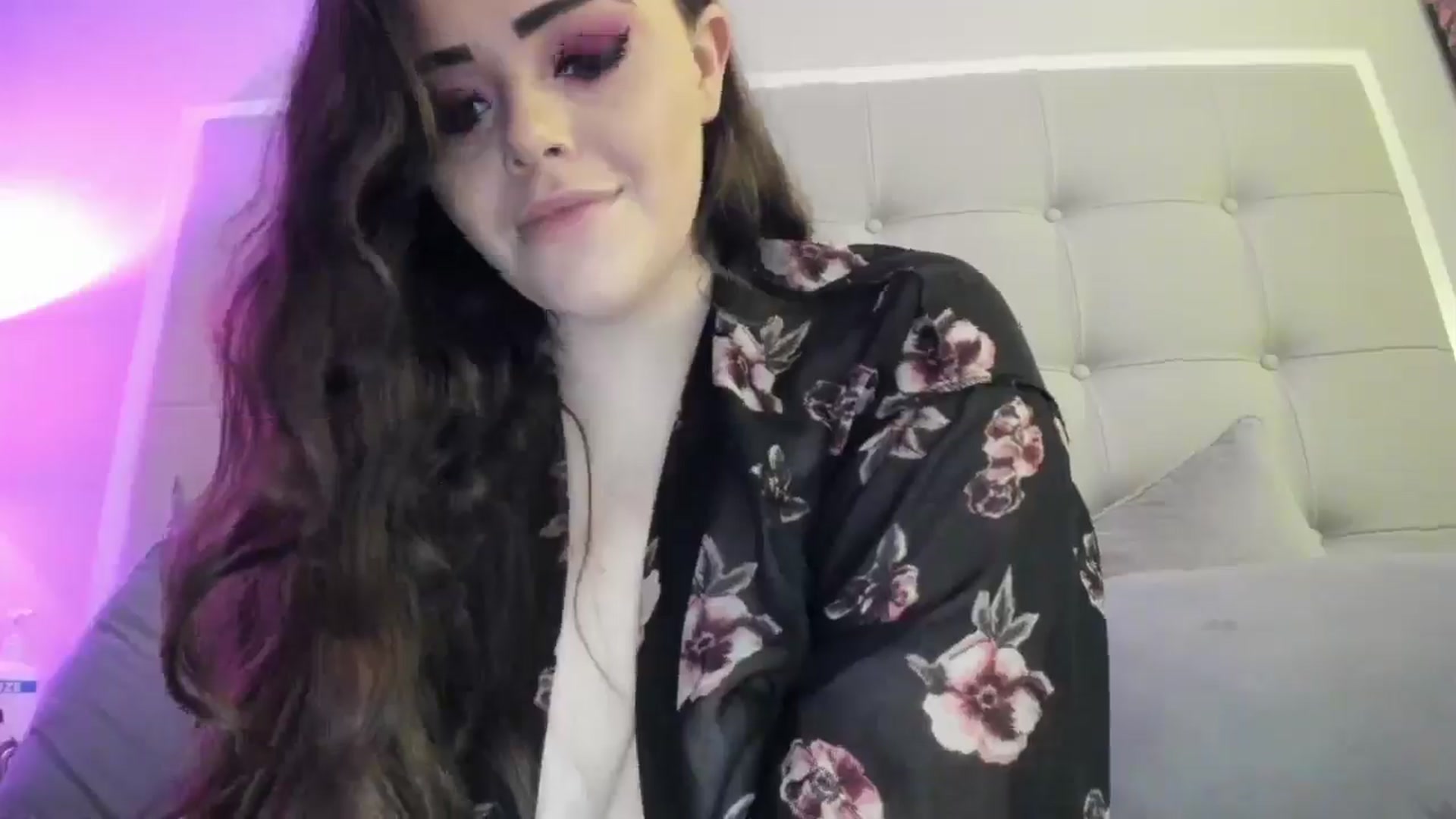 Gallery image thumbnail from TemptressV's myfreecams stream on, 08/22/2024, 23:41 image 2 of 20