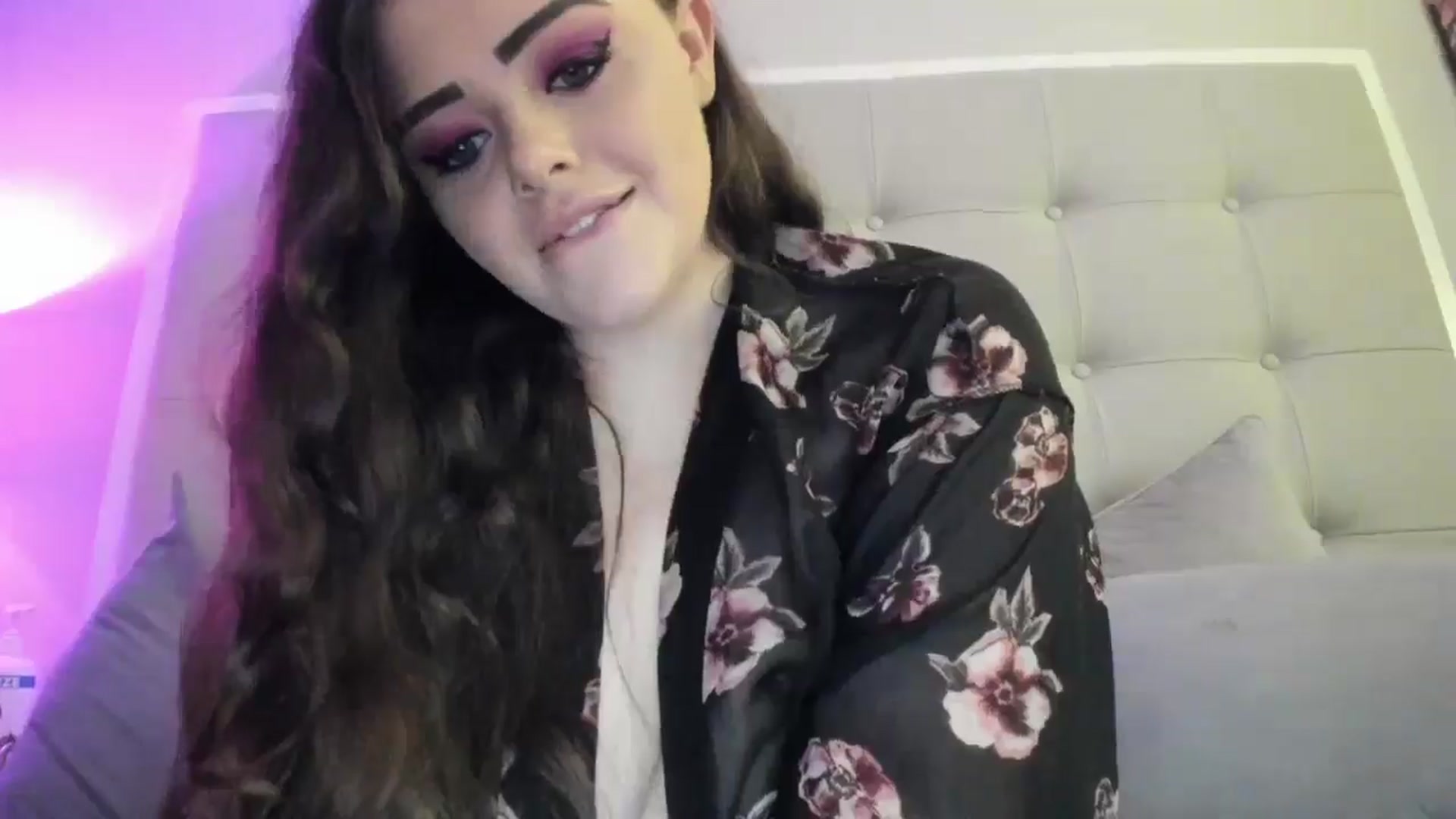 Gallery image thumbnail from TemptressV's myfreecams stream on, 08/22/2024, 23:41 image 4 of 20