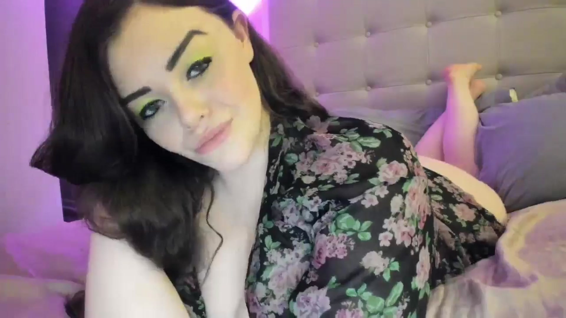 Gallery image thumbnail from TemptressV's myfreecams stream on, 09/02/2024, 24:35 image 9 of 20