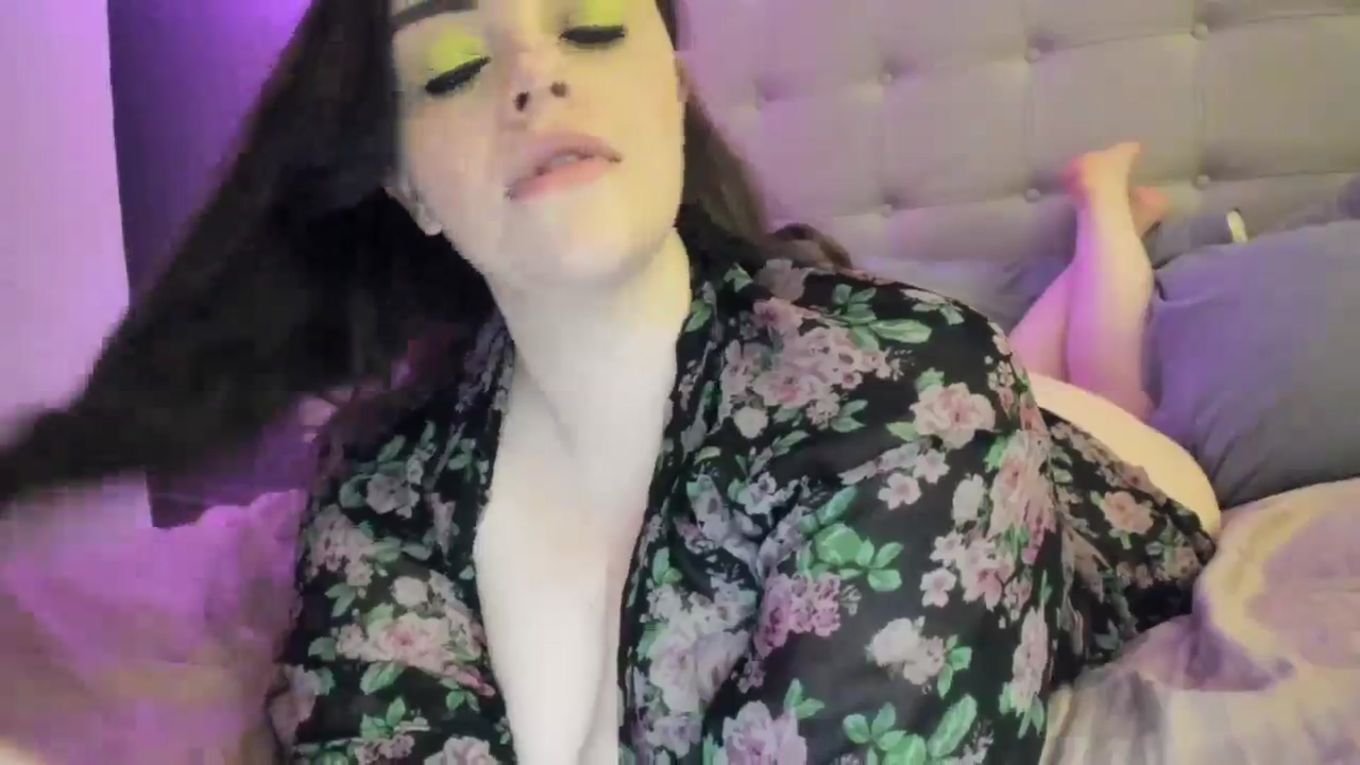 Gallery image thumbnail from TemptressV's myfreecams stream on, 09/02/2024, 24:35 image 12 of 20