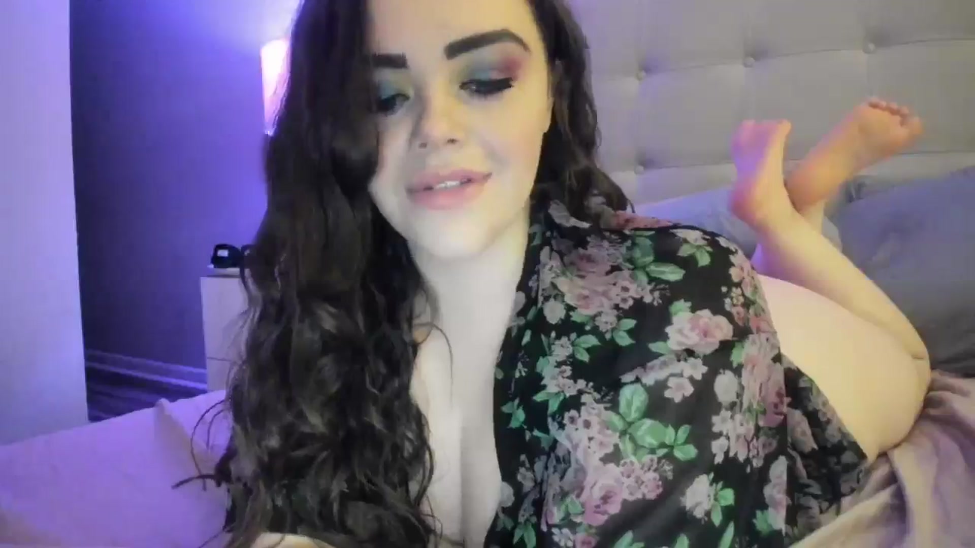 Gallery image thumbnail from TemptressV's myfreecams stream on, 10/27/2024, 07:36 image 17 of 20