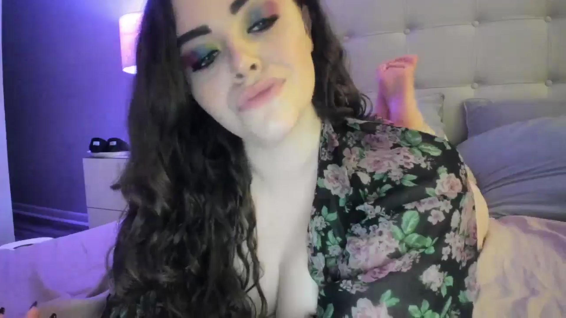 Gallery image thumbnail from TemptressV's myfreecams stream on, 10/27/2024, 08:43 image 15 of 20